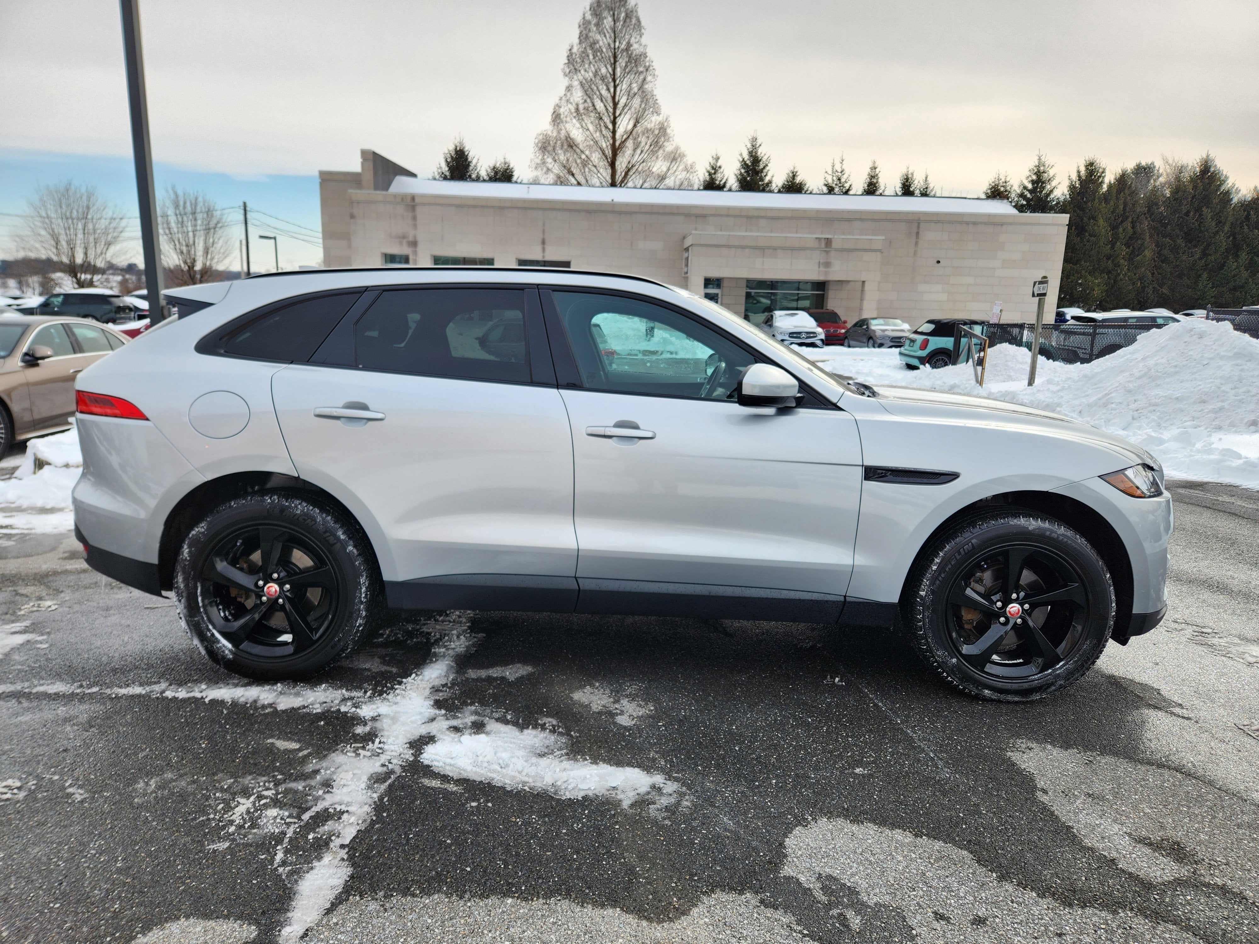2019 Jaguar F-PACE 25t Premium