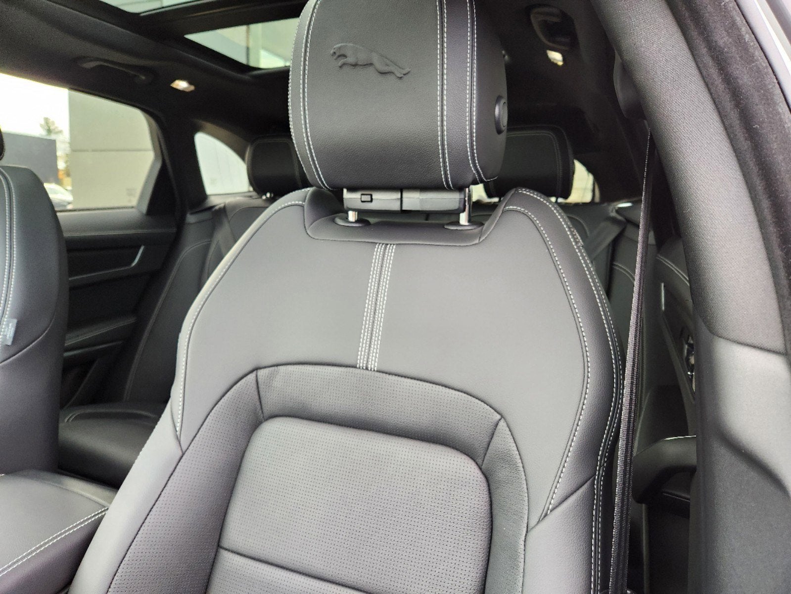 2024 Jaguar F-PACE P400 R-Dynamic S