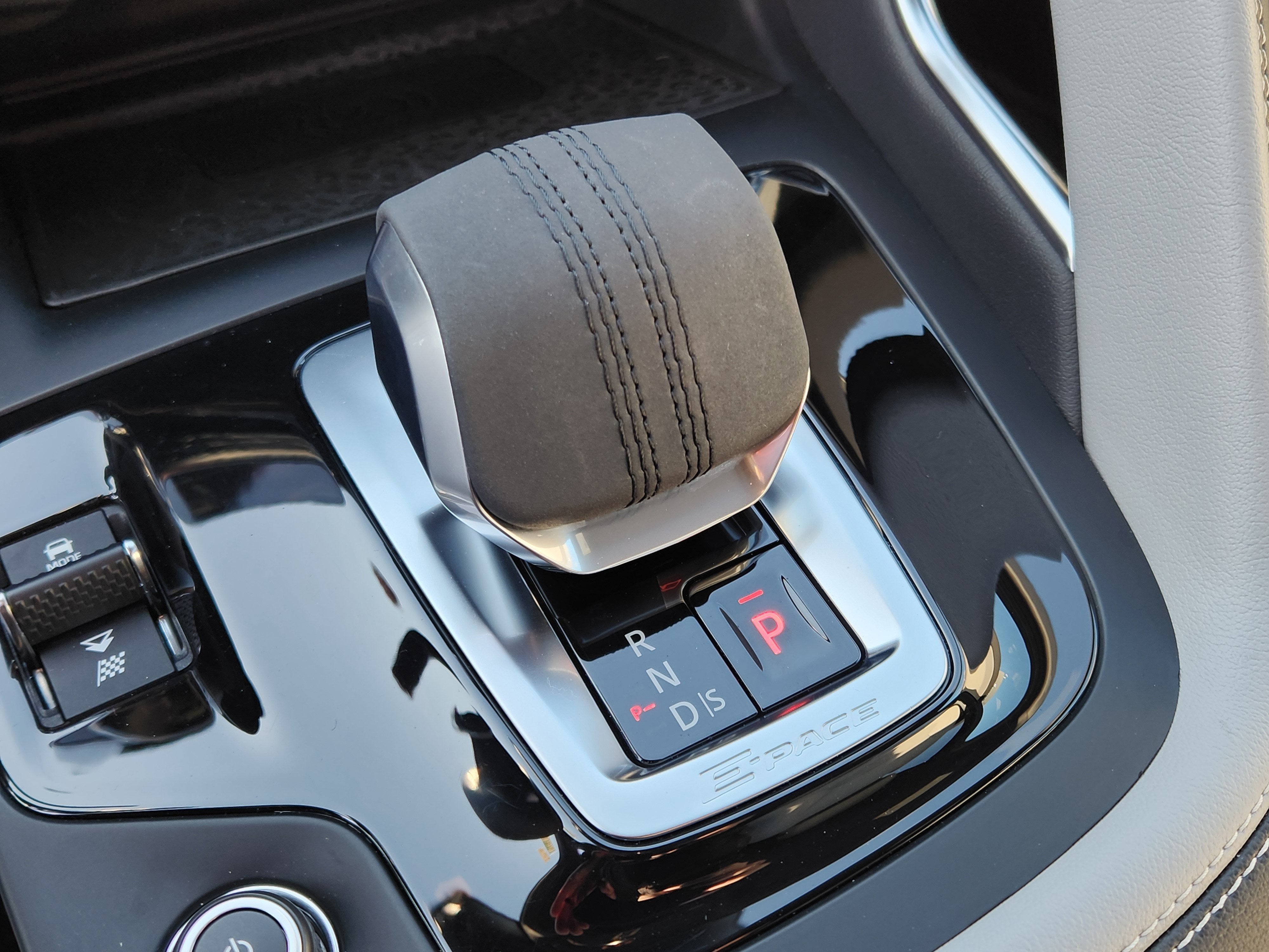 2024 Jaguar E-PACE P250