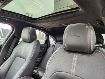 2022 Jaguar XF R-Dynamic SE