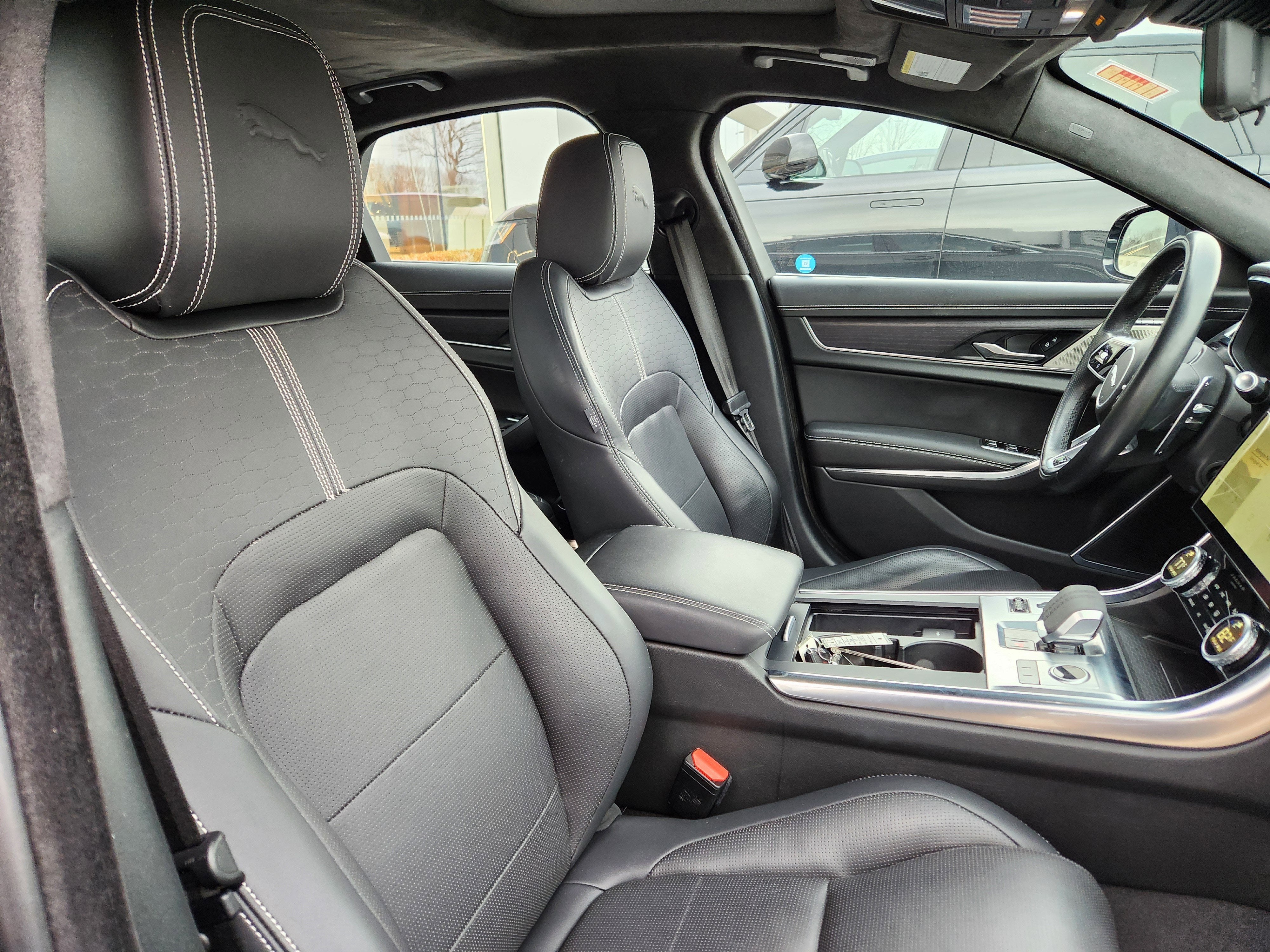 2022 Jaguar XF R-Dynamic SE