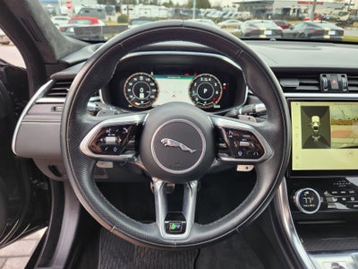 2022 Jaguar XF R-Dynamic SE