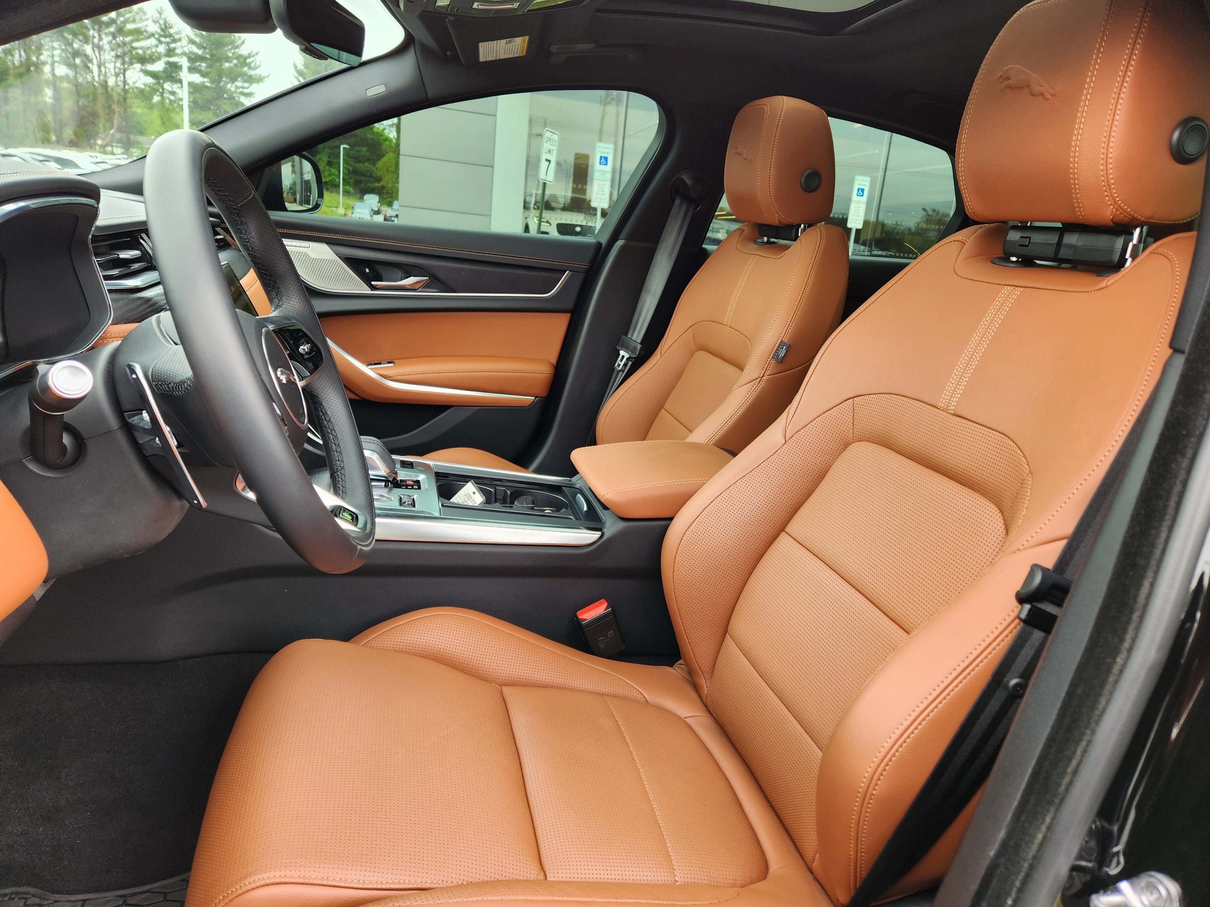 2022 Jaguar XF R-Dynamic SE
