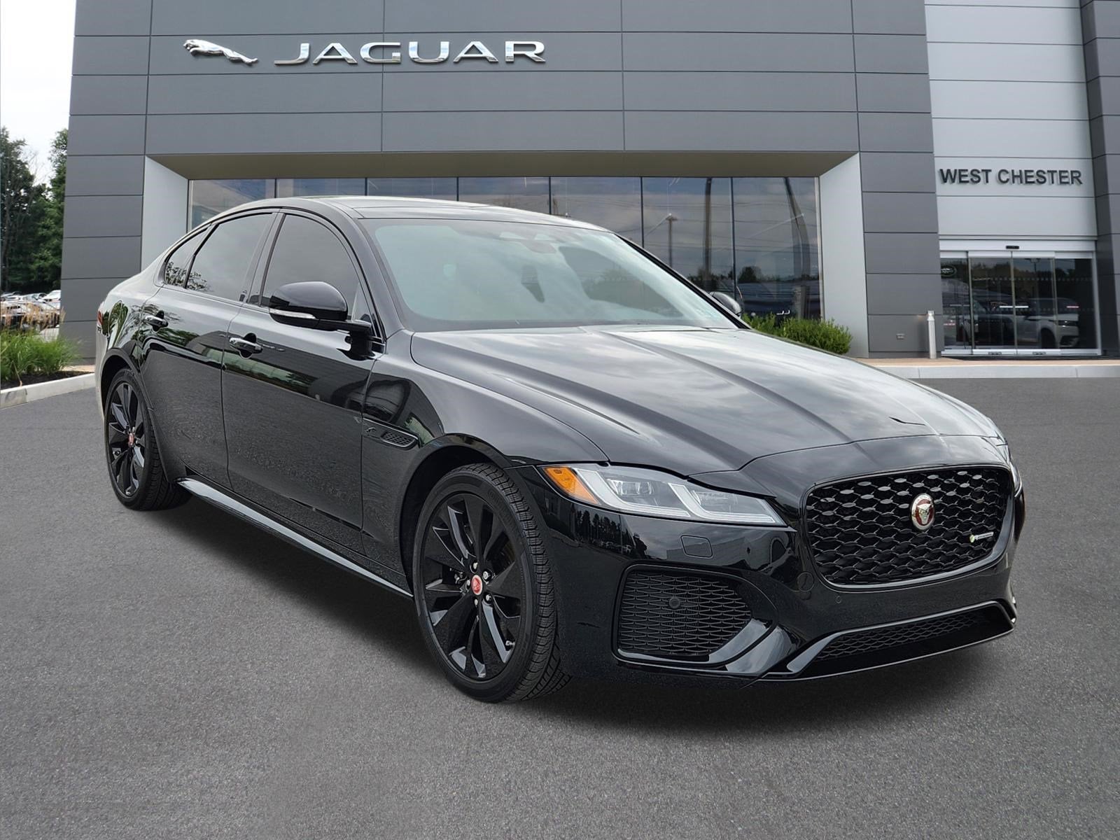 2022 Jaguar XF R-Dynamic SE