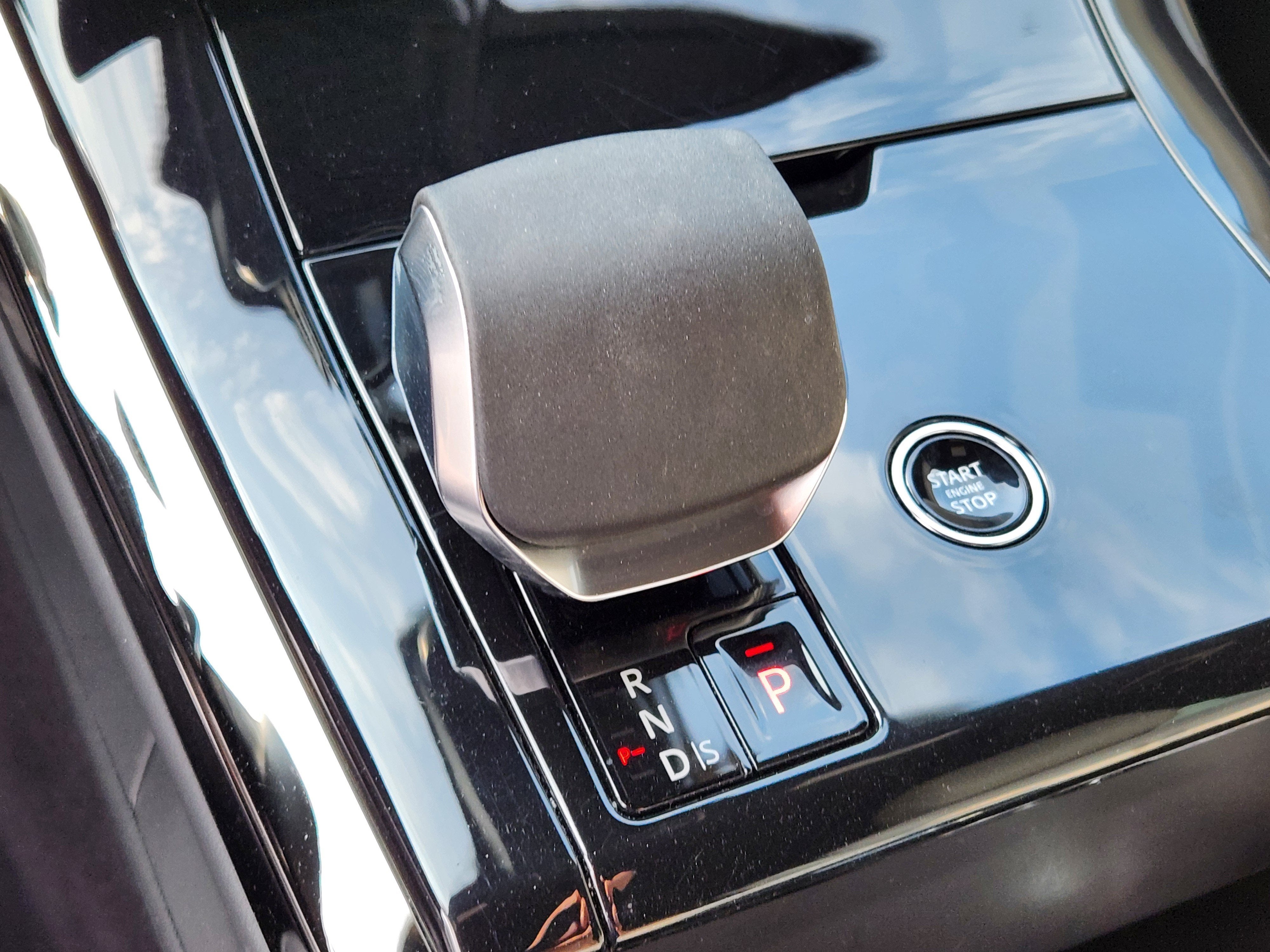 2025 Land Rover Range Rover Sport S