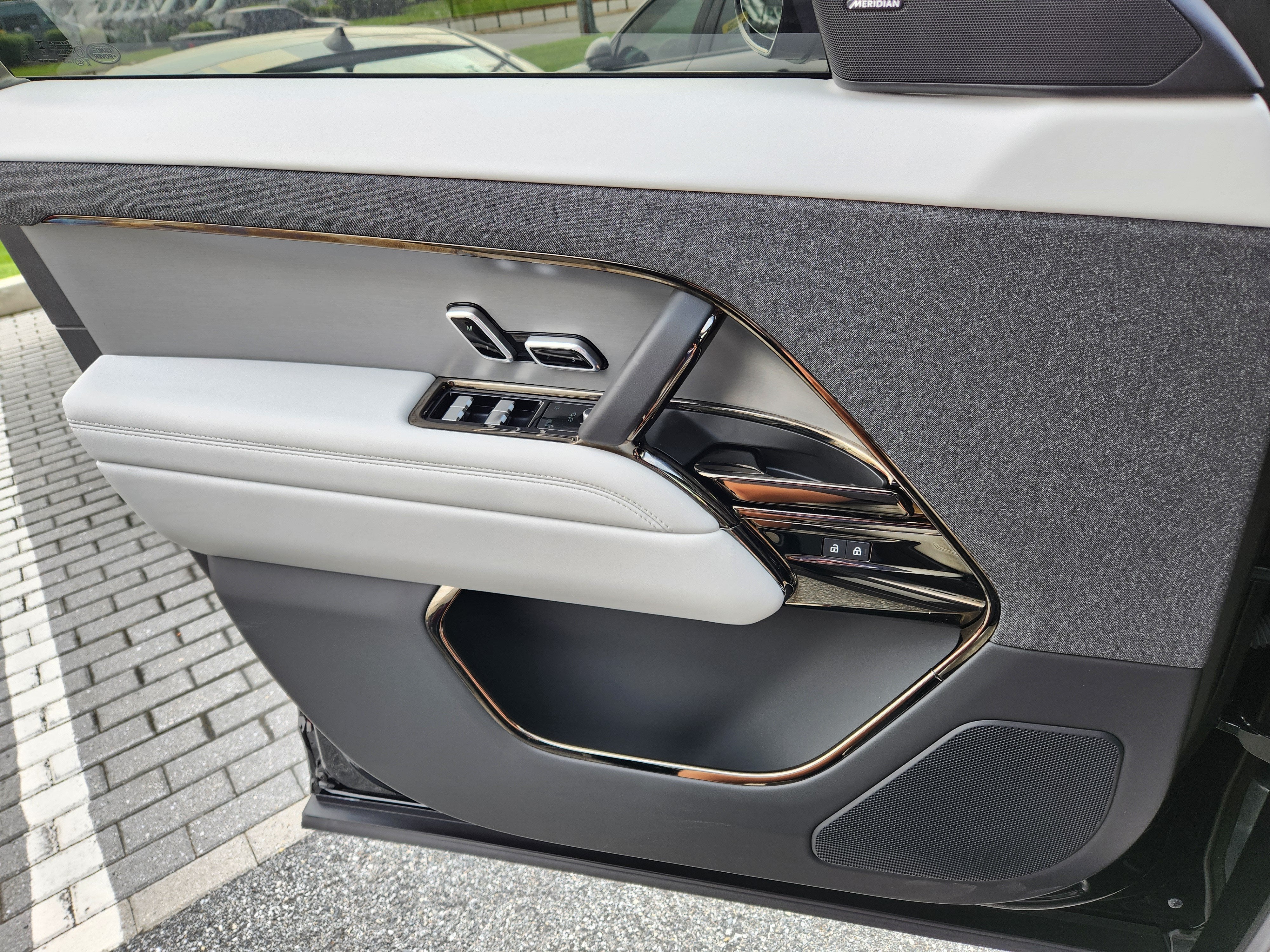 2025 Land Rover Range Rover Sport S