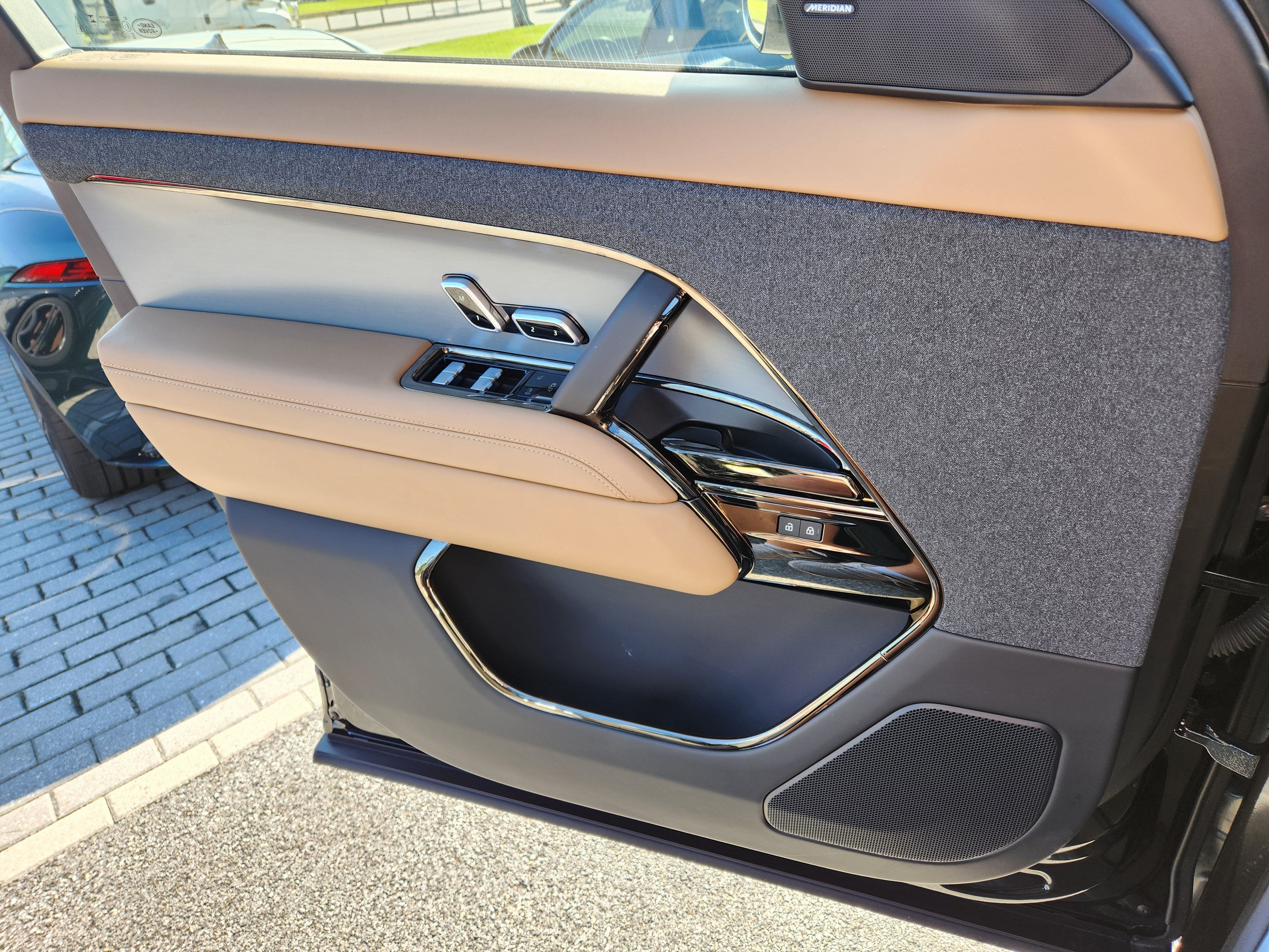 2026 Land Rover Range Rover Sport SE
