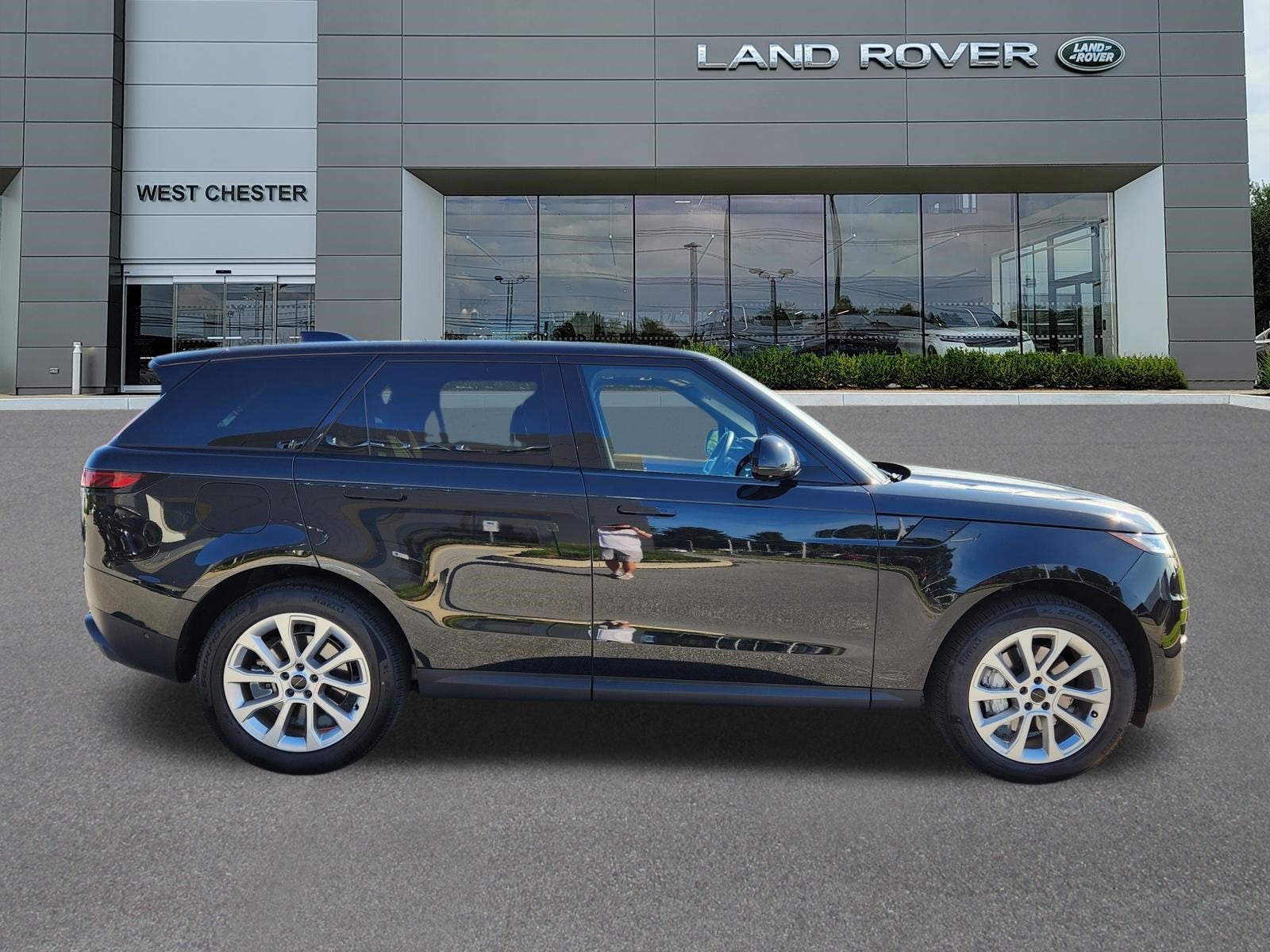 2026 Land Rover Range Rover Sport SE