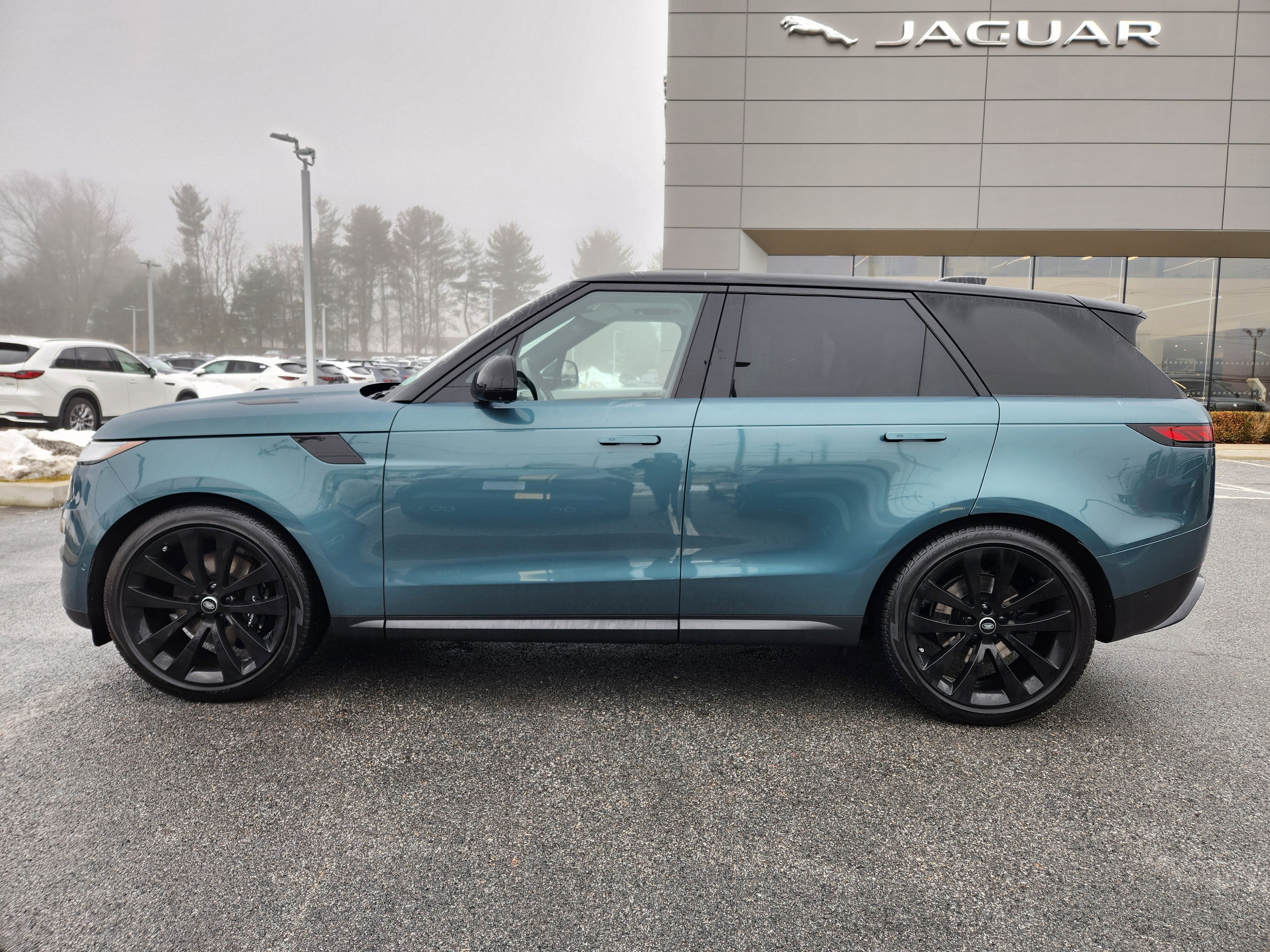 2024 Land Rover Range Rover Sport SE