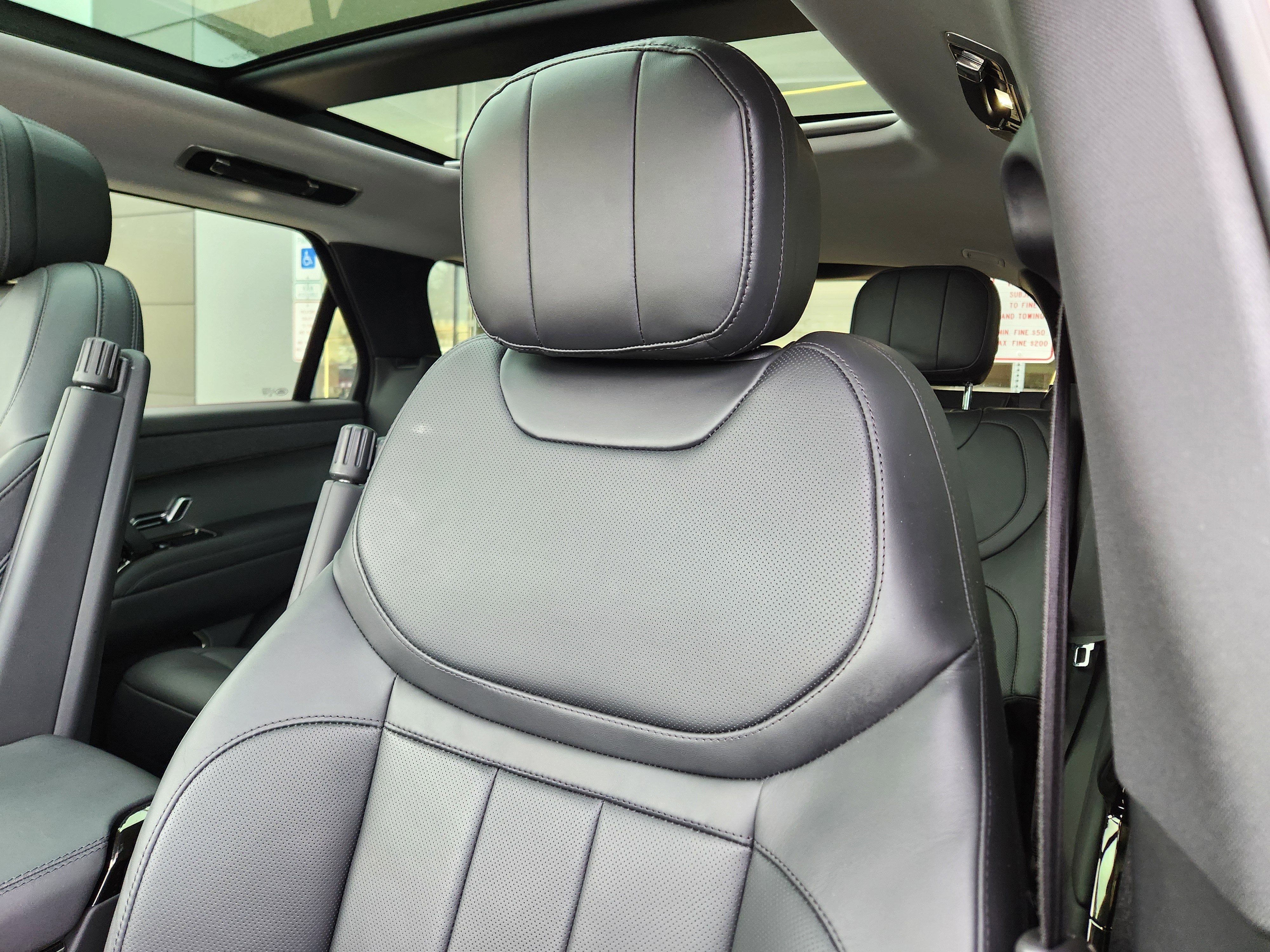 2024 Land Rover Range Rover Sport SE