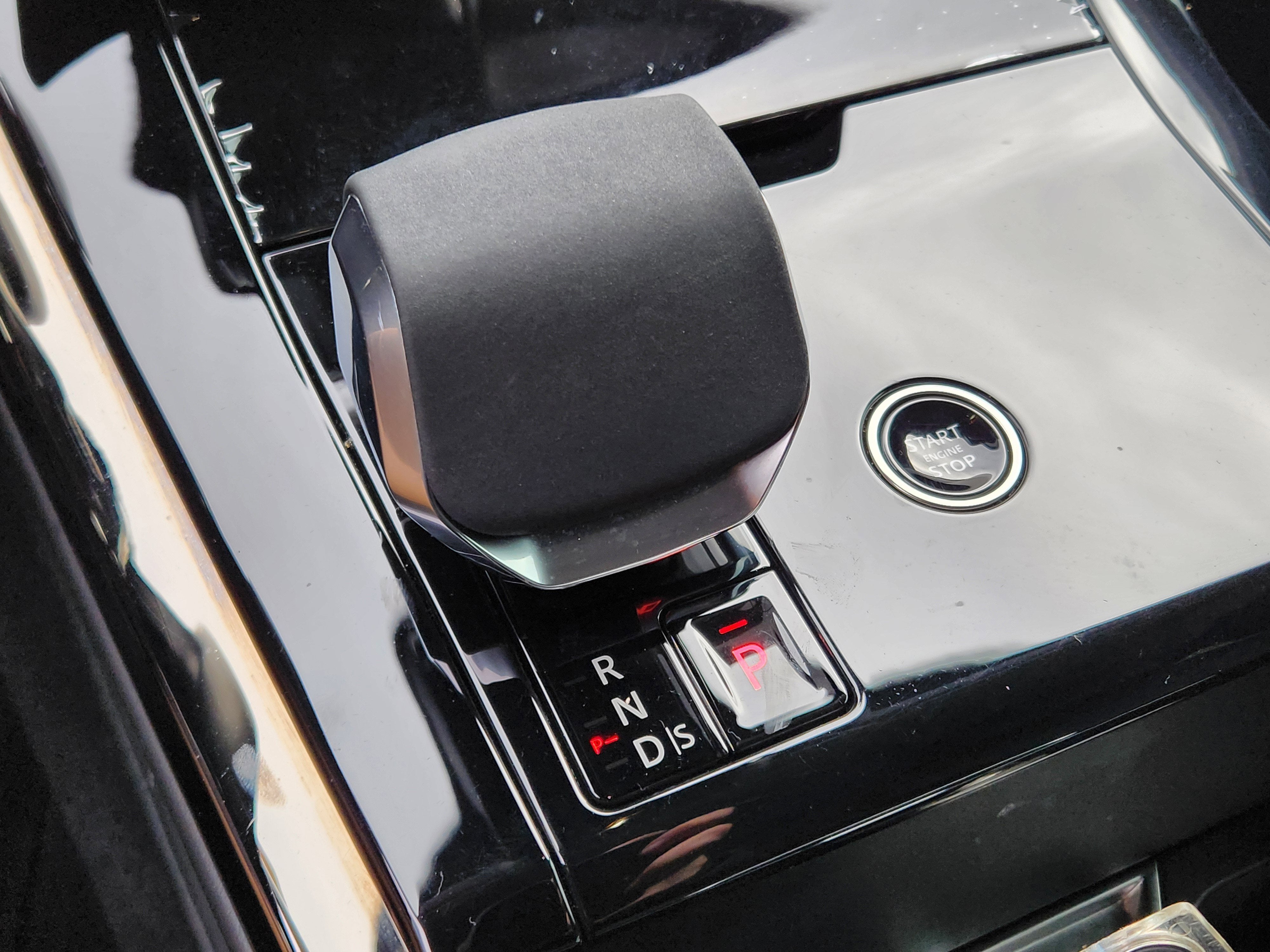 2024 Land Rover Range Rover Sport SE