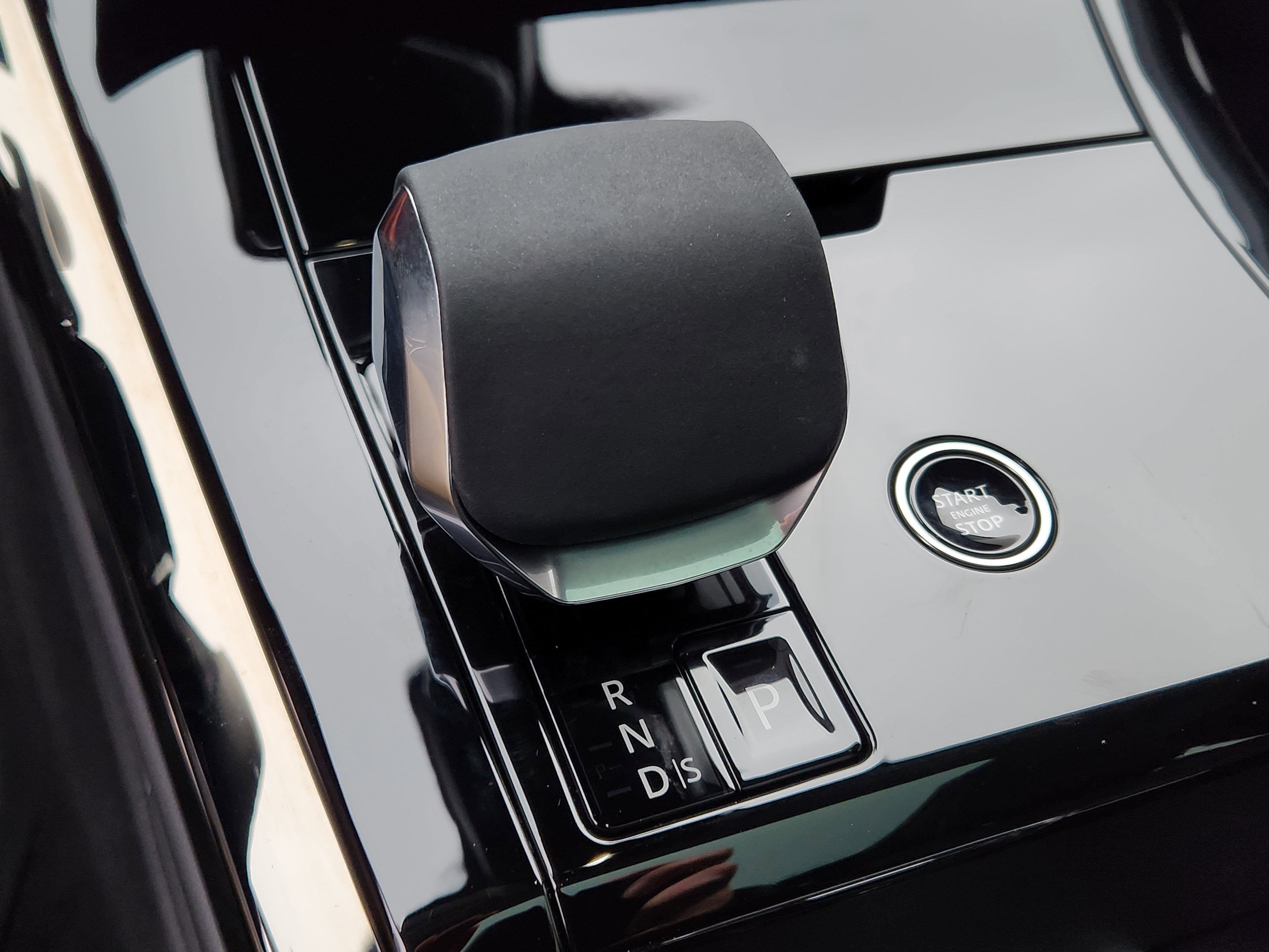 2024 Land Rover Range Rover Sport SE