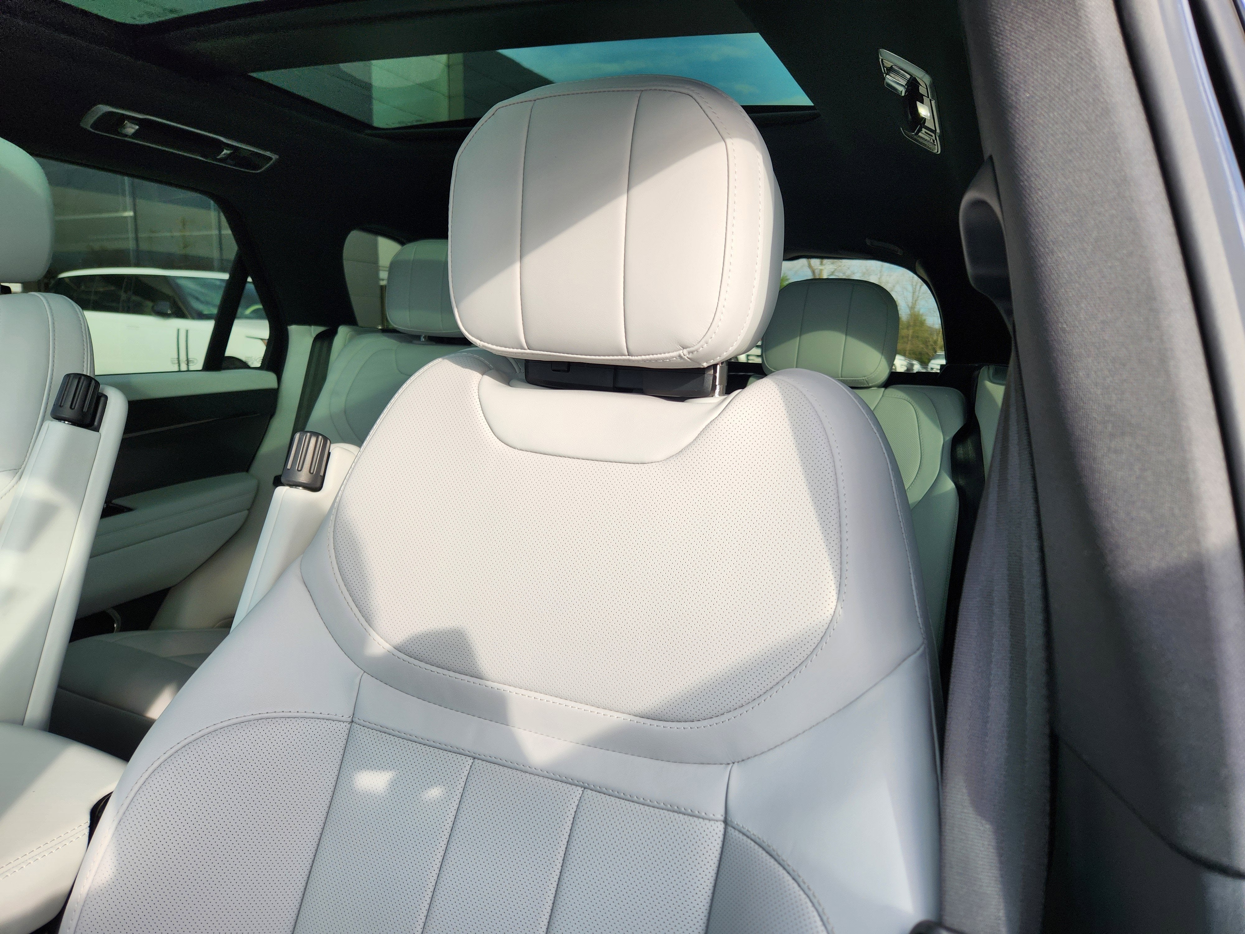 2025 Land Rover Range Rover Sport SE