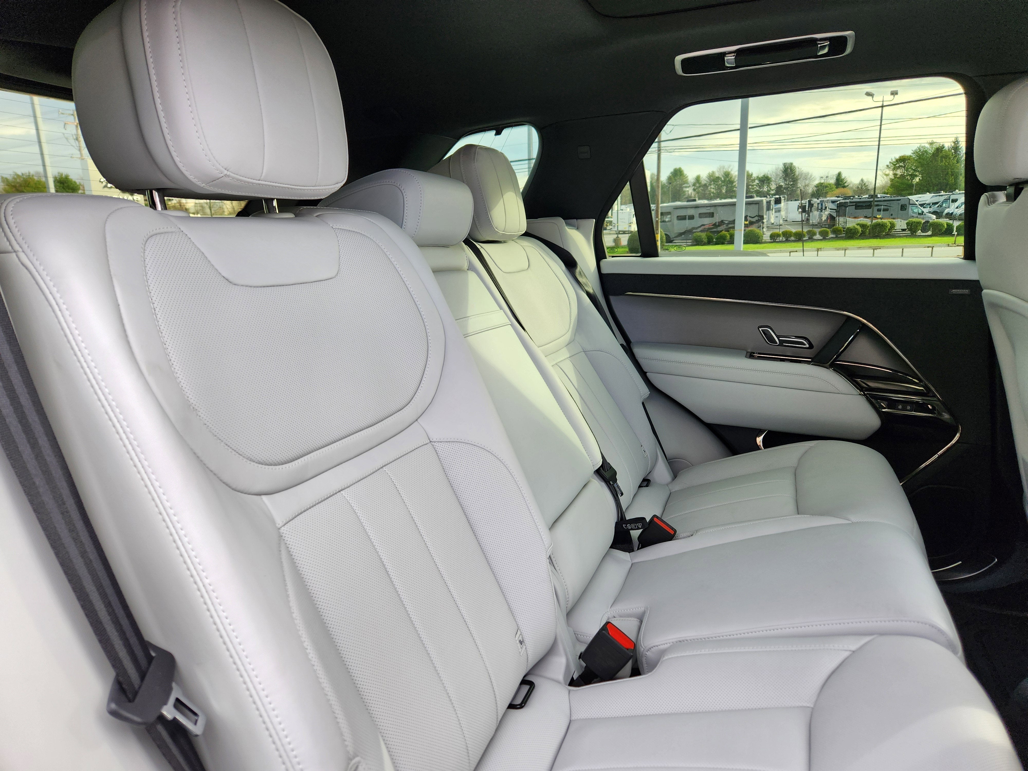 2025 Land Rover Range Rover Sport SE