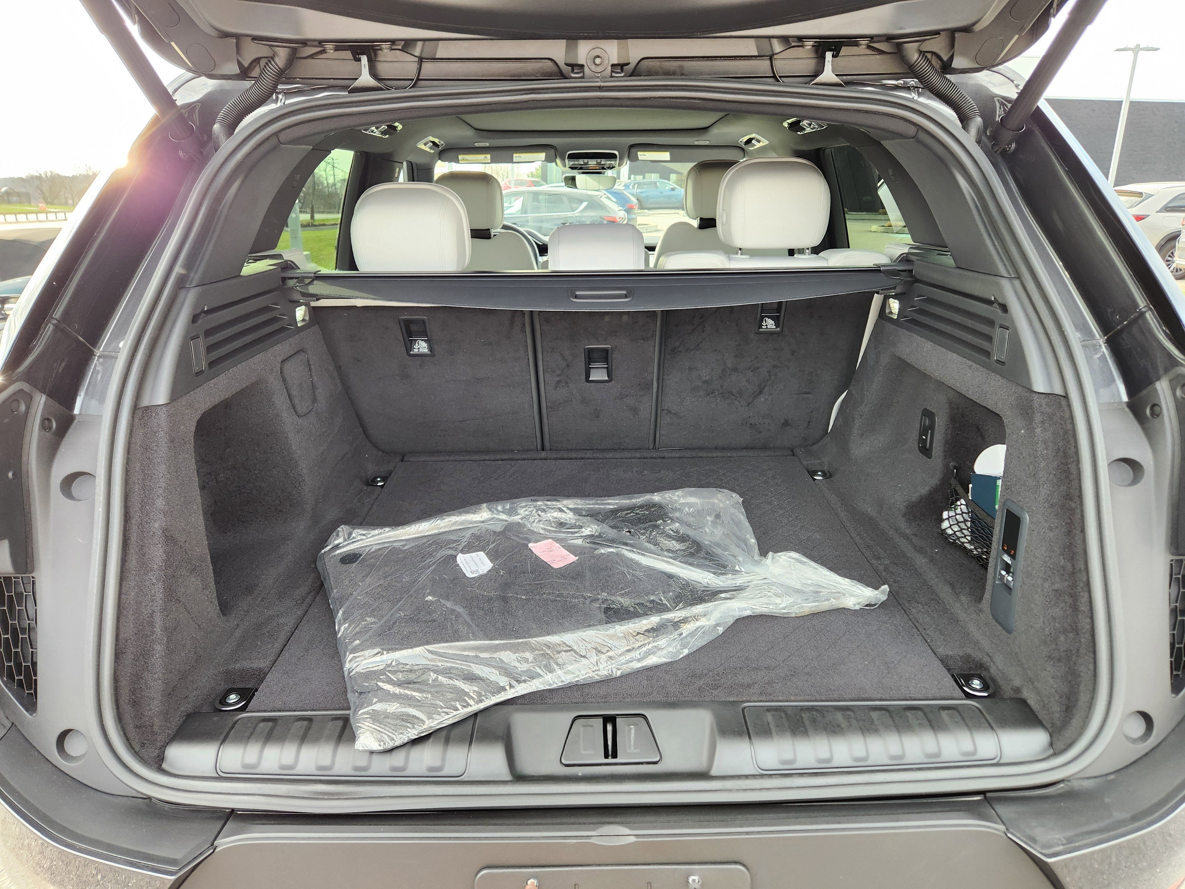 2025 Land Rover Range Rover Sport SE