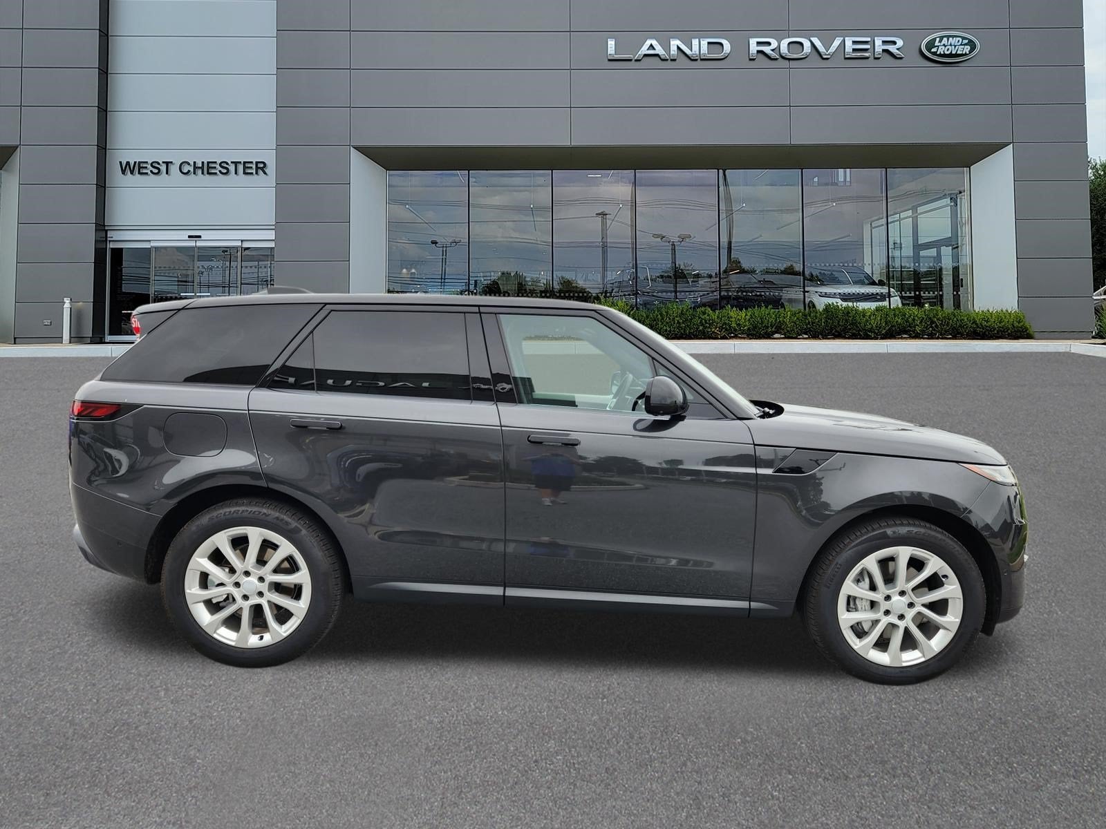 2025 Land Rover Range Rover Sport SE
