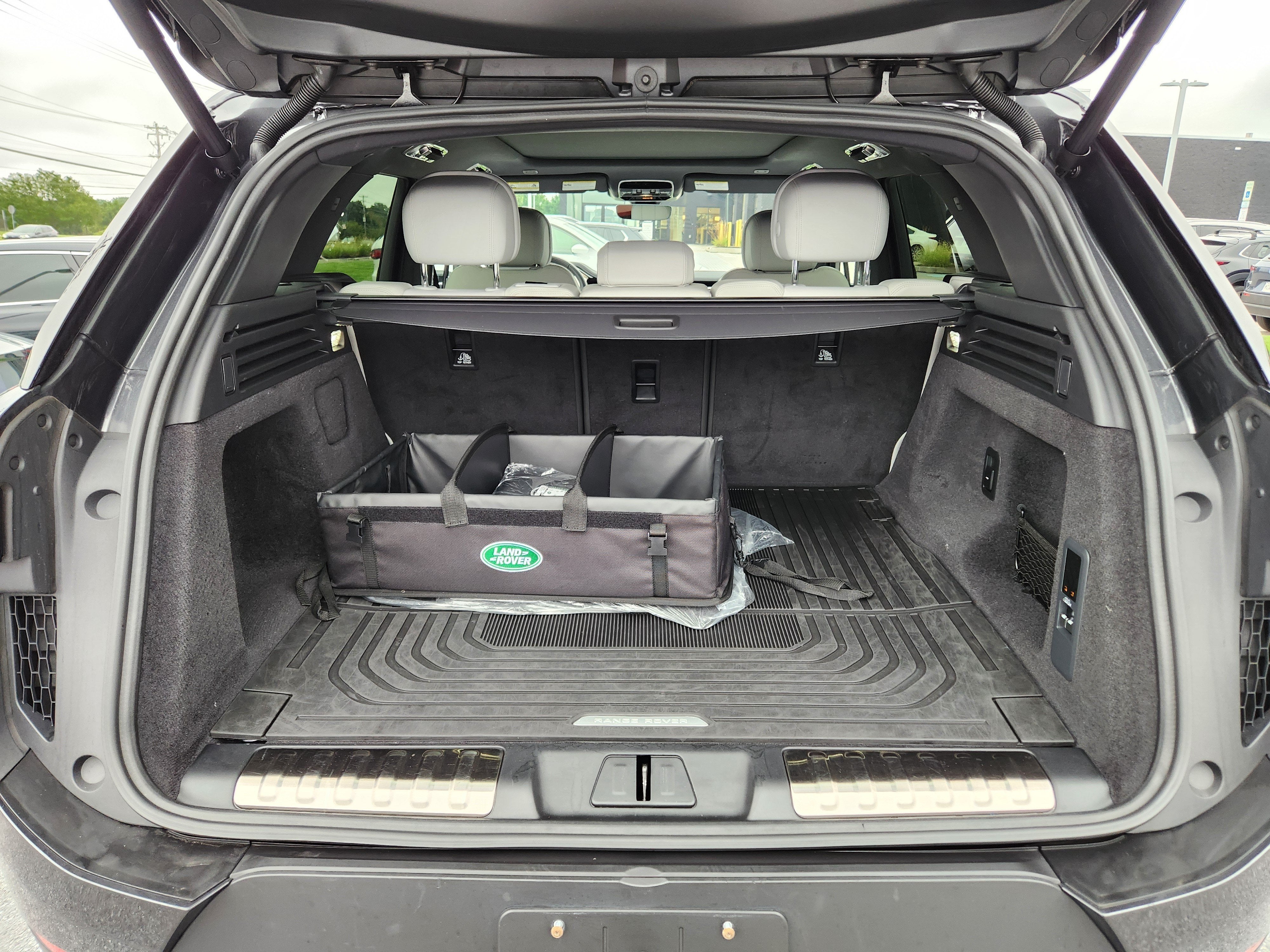 2025 Land Rover Range Rover Sport SE