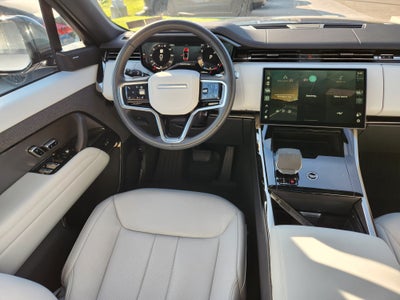 2026 Land Rover Range Rover Sport SE