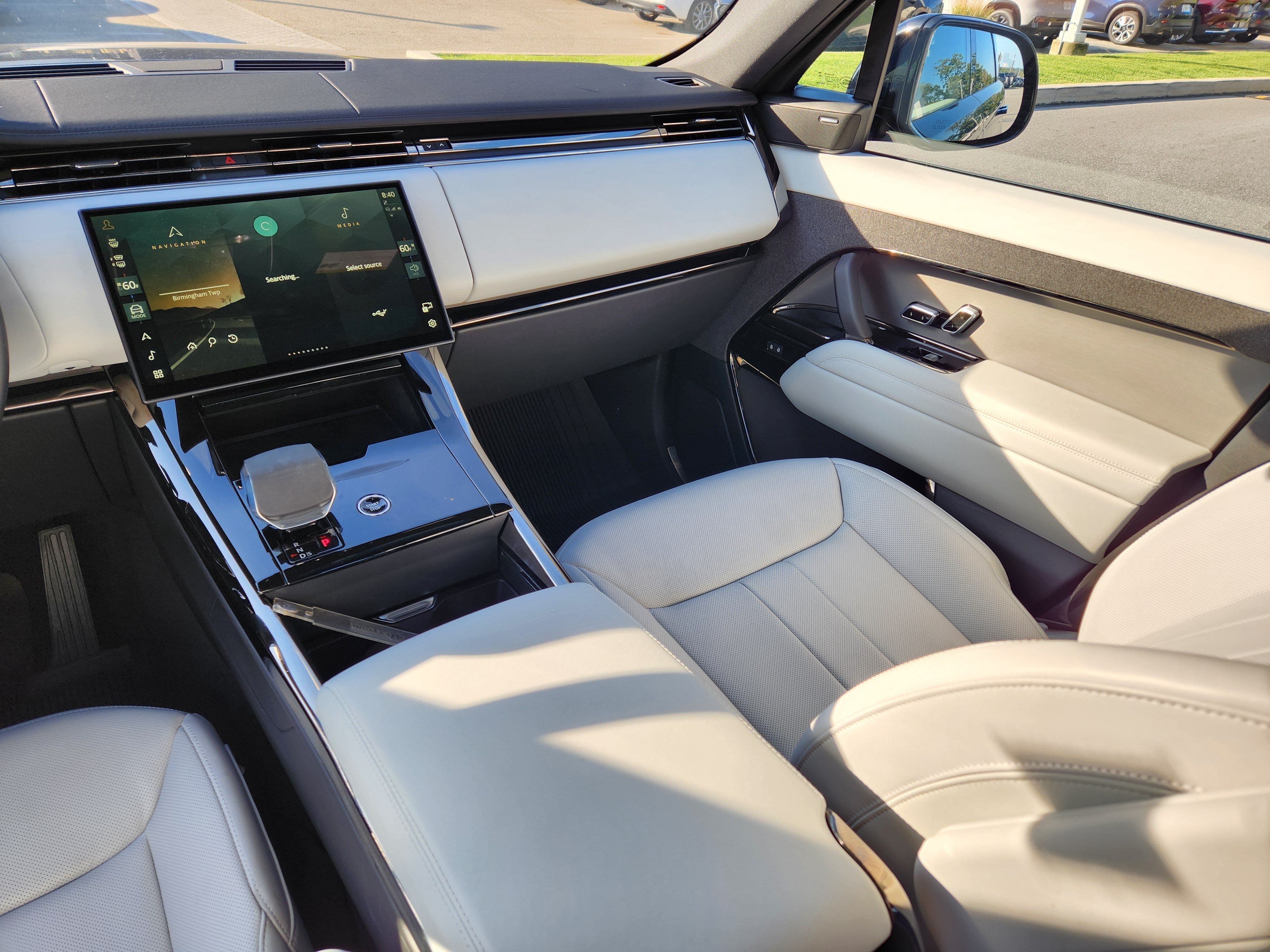 2026 Land Rover Range Rover Sport SE