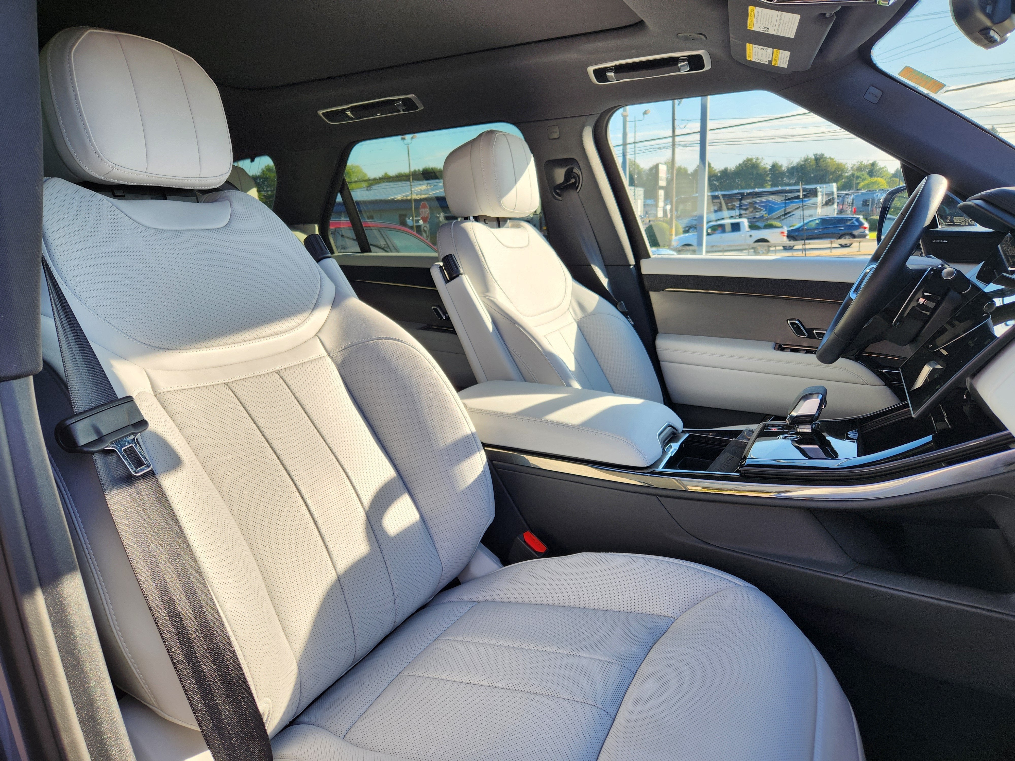 2026 Land Rover Range Rover Sport SE