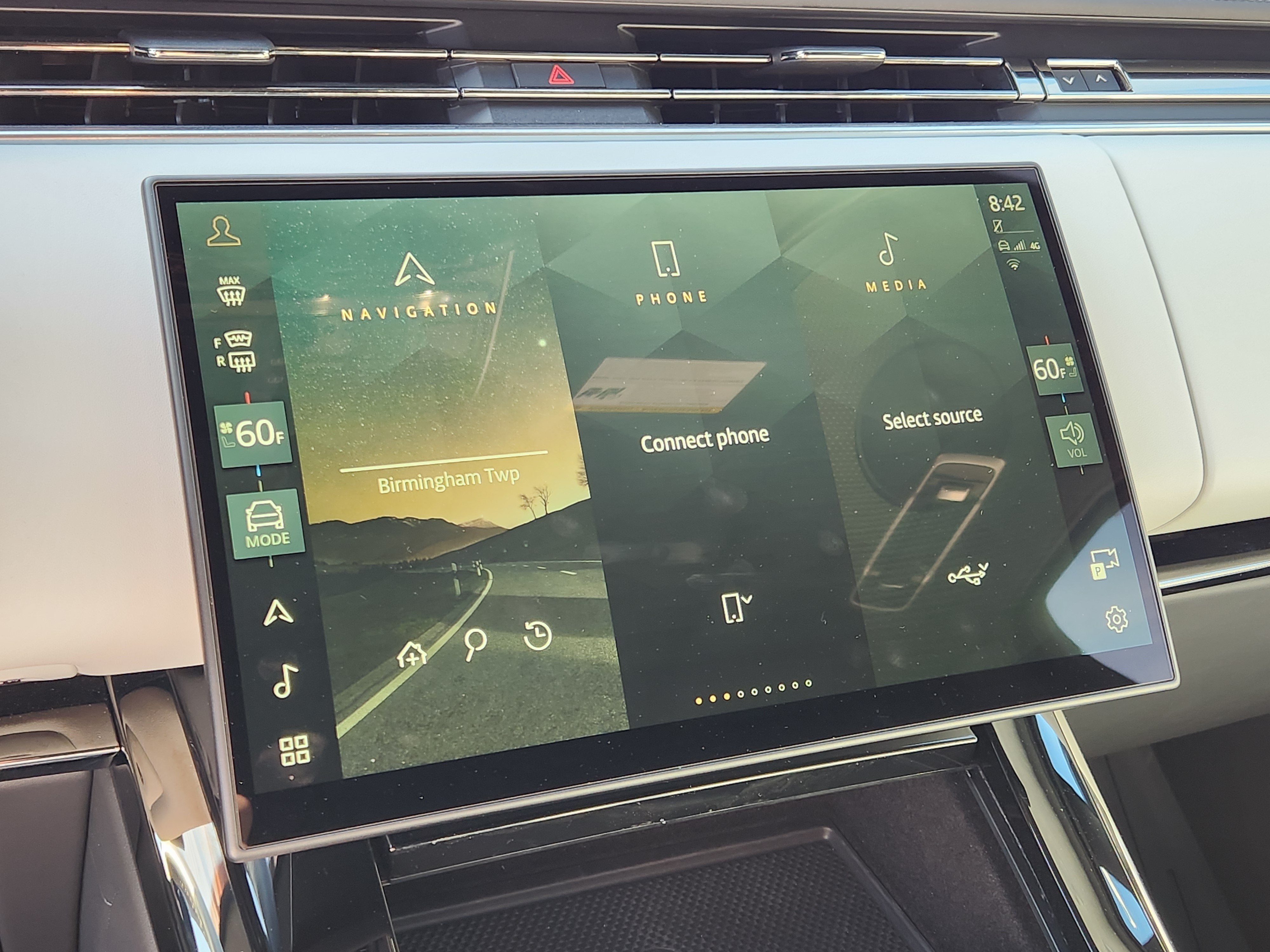 2026 Land Rover Range Rover Sport SE