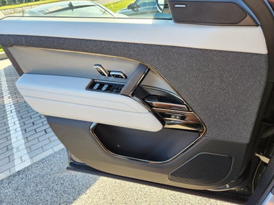 2026 Land Rover Range Rover Sport SE