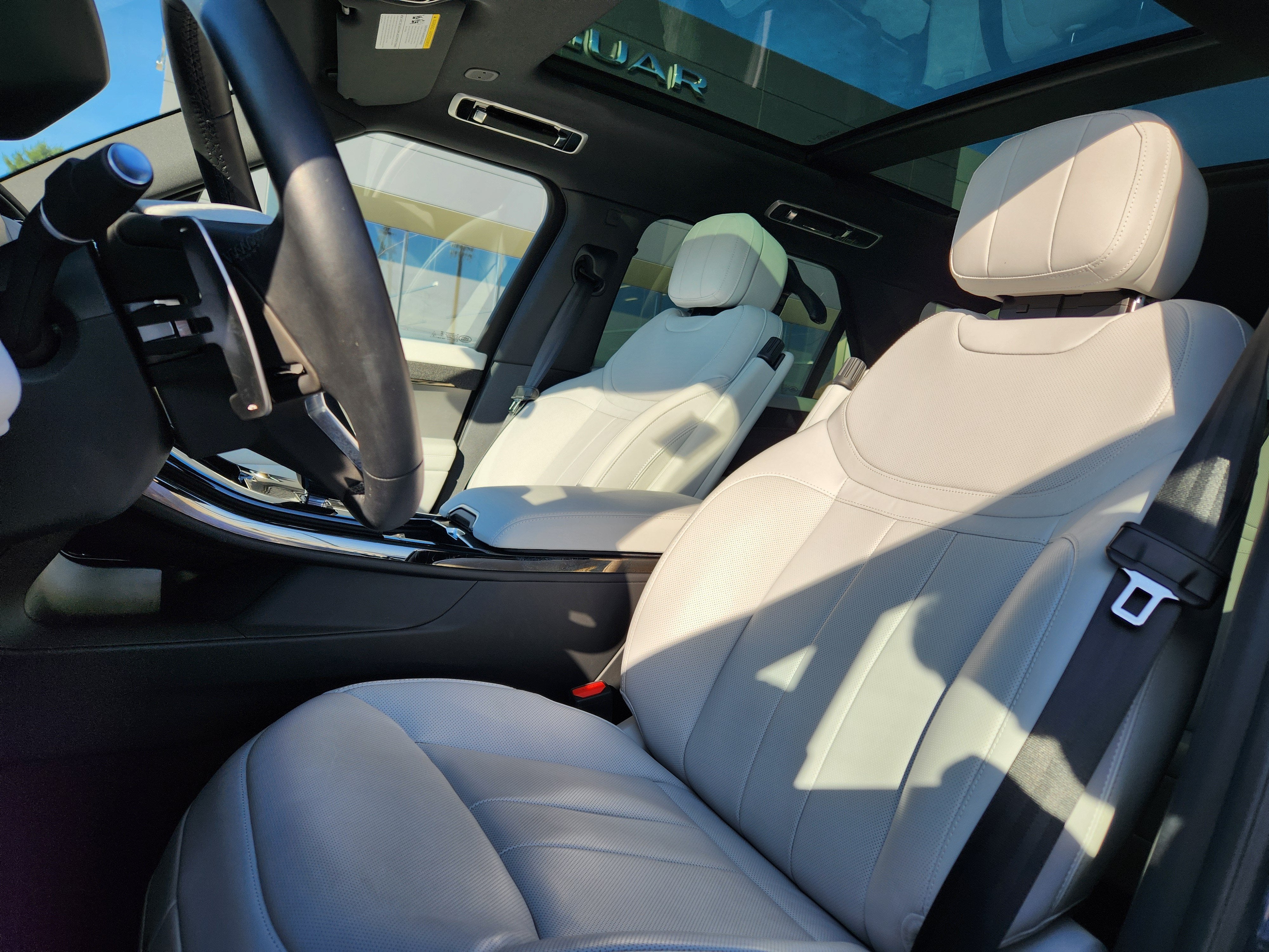 2026 Land Rover Range Rover Sport SE