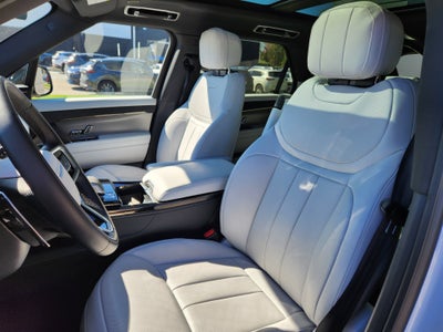 2026 Land Rover Range Rover Sport SE