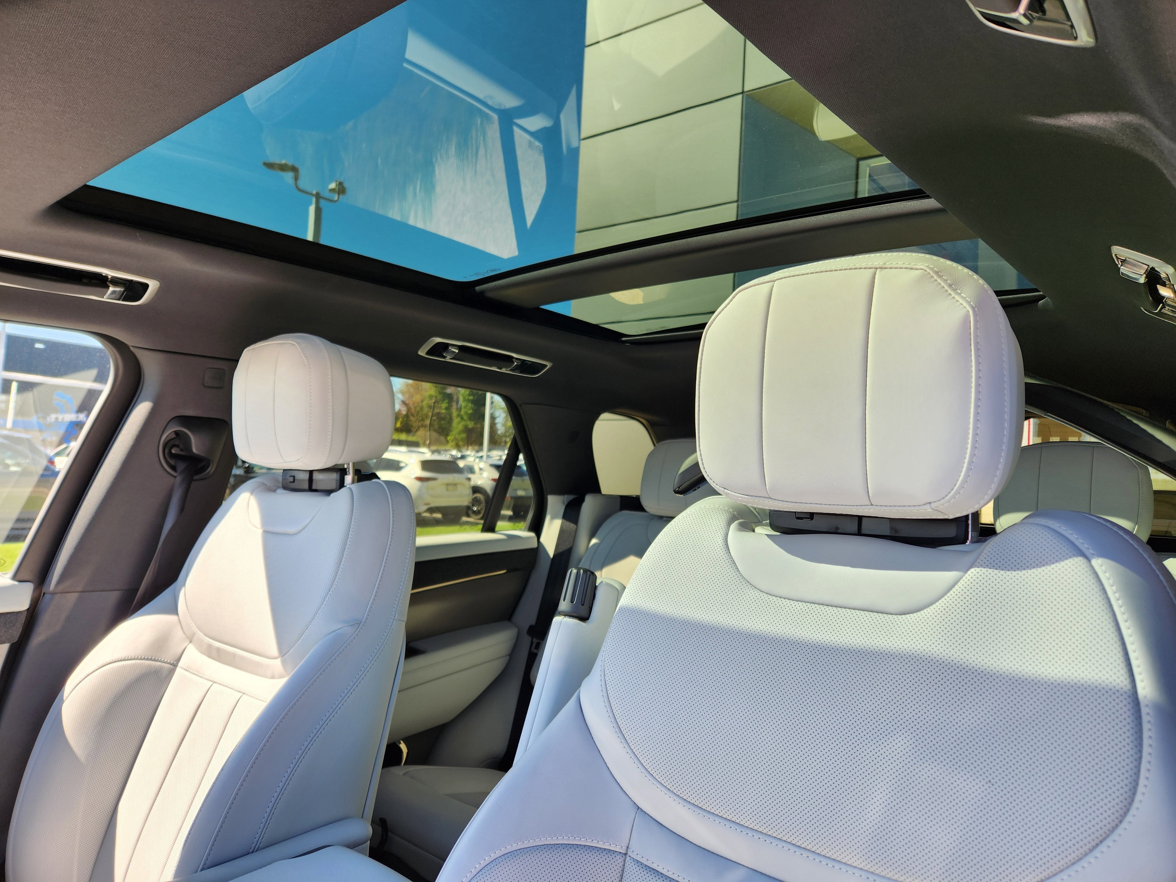 2026 Land Rover Range Rover Sport SE
