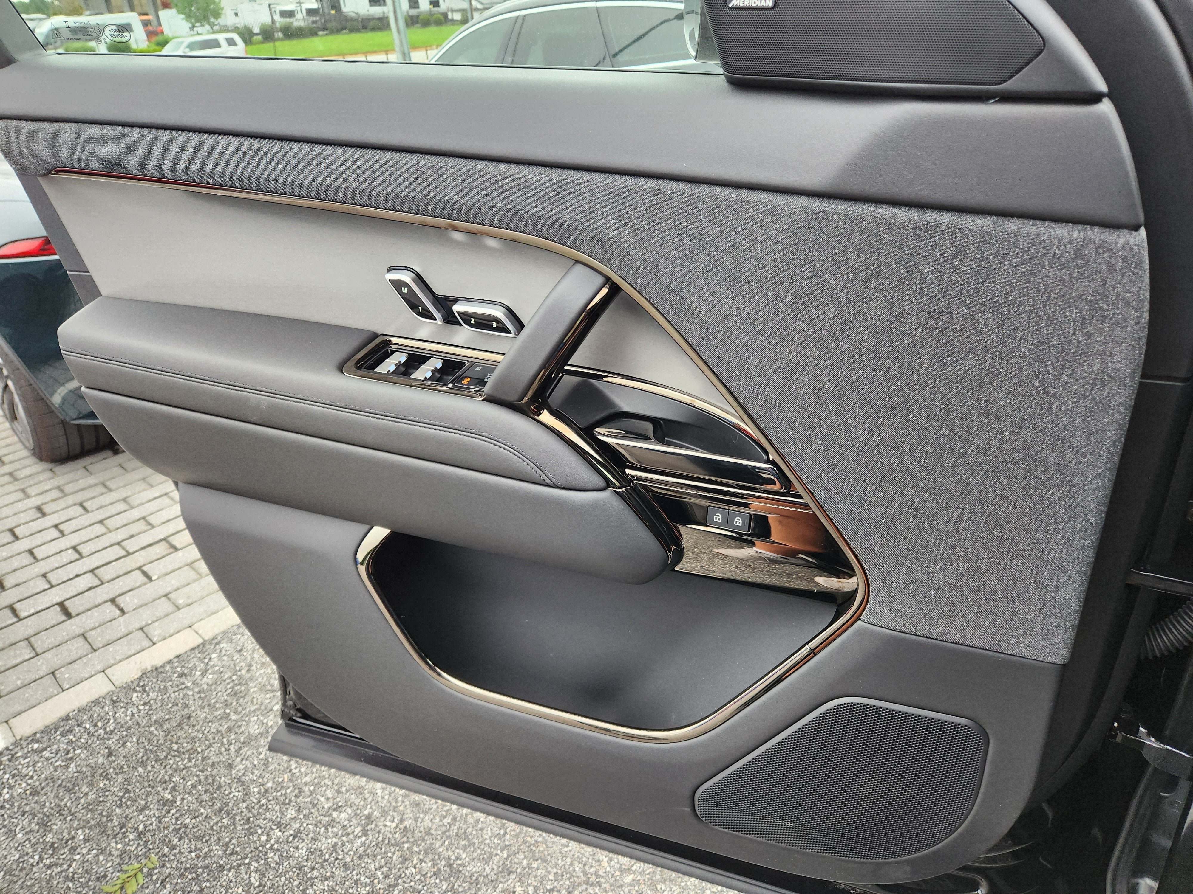 2027 Land Rover Range Rover Sport SE