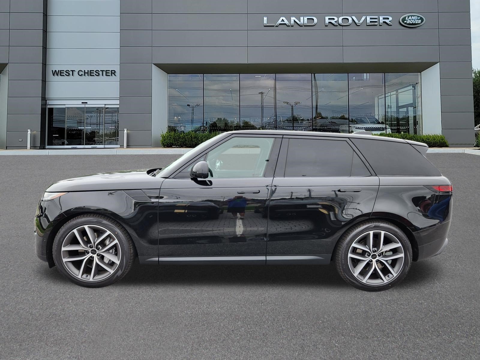 2027 Land Rover Range Rover Sport SE