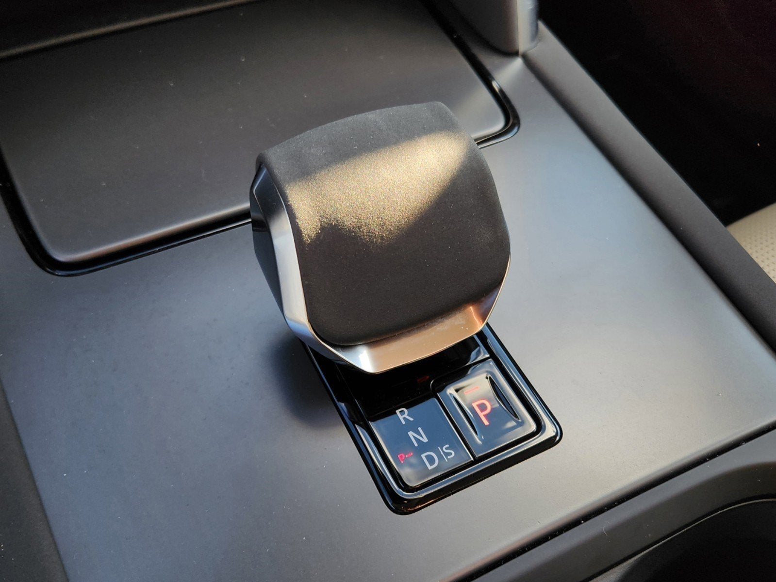 2024 Land Rover Discovery Sport S