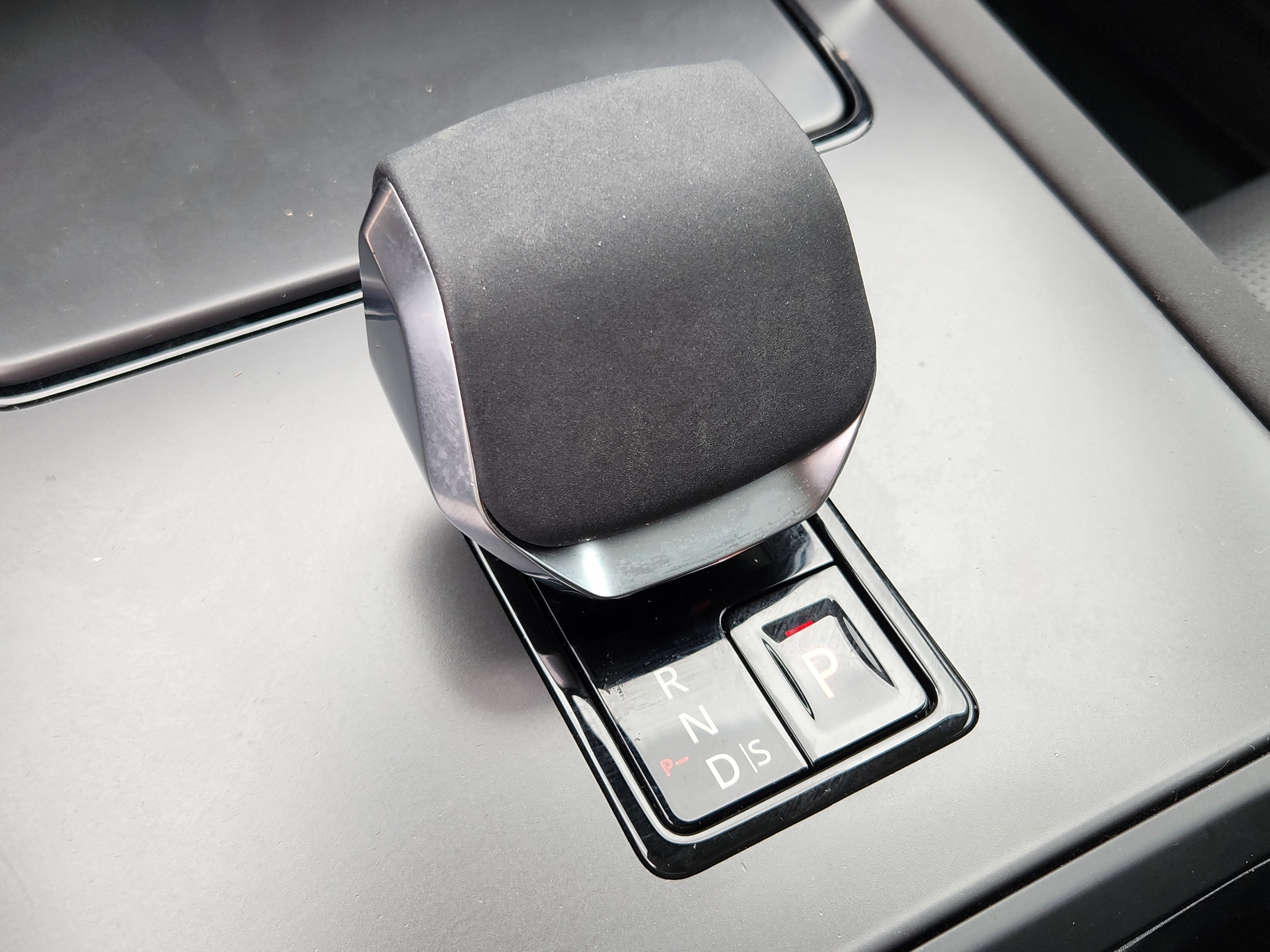 2025 Land Rover Discovery Sport S