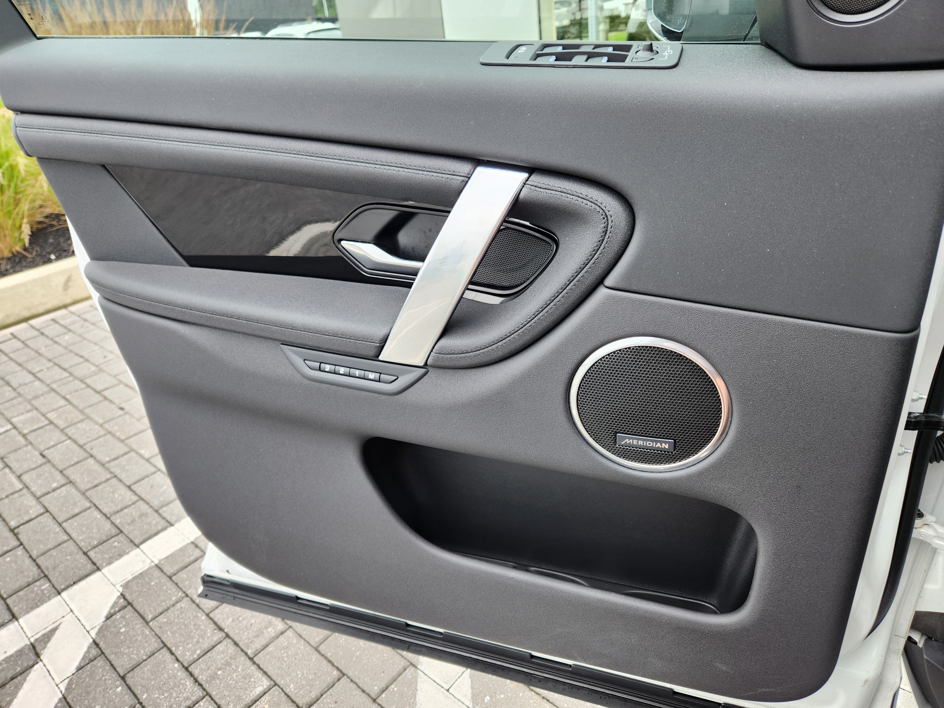 2025 Land Rover Discovery Sport S