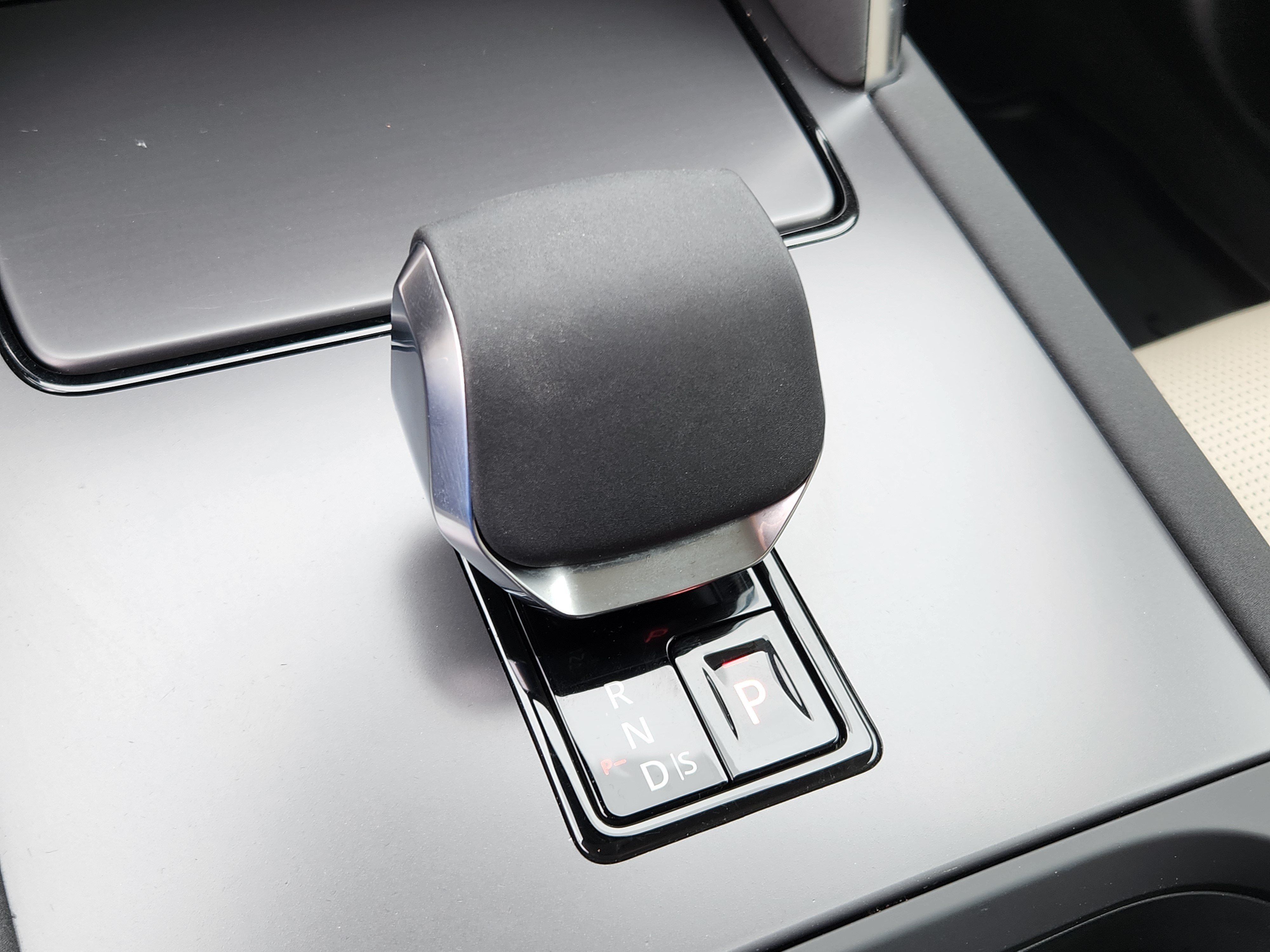 2025 Land Rover Discovery Sport S