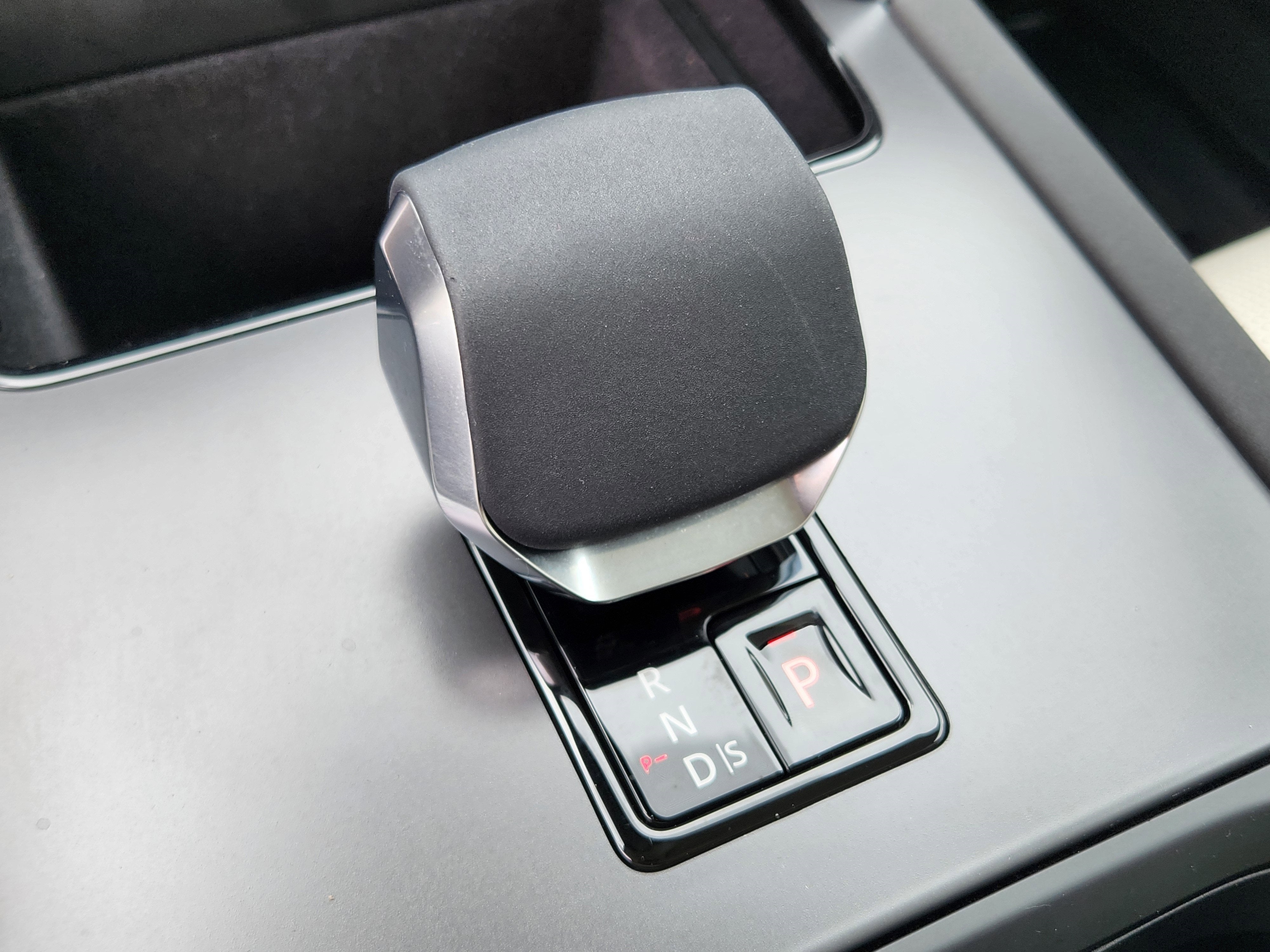 2025 Land Rover Discovery Sport S