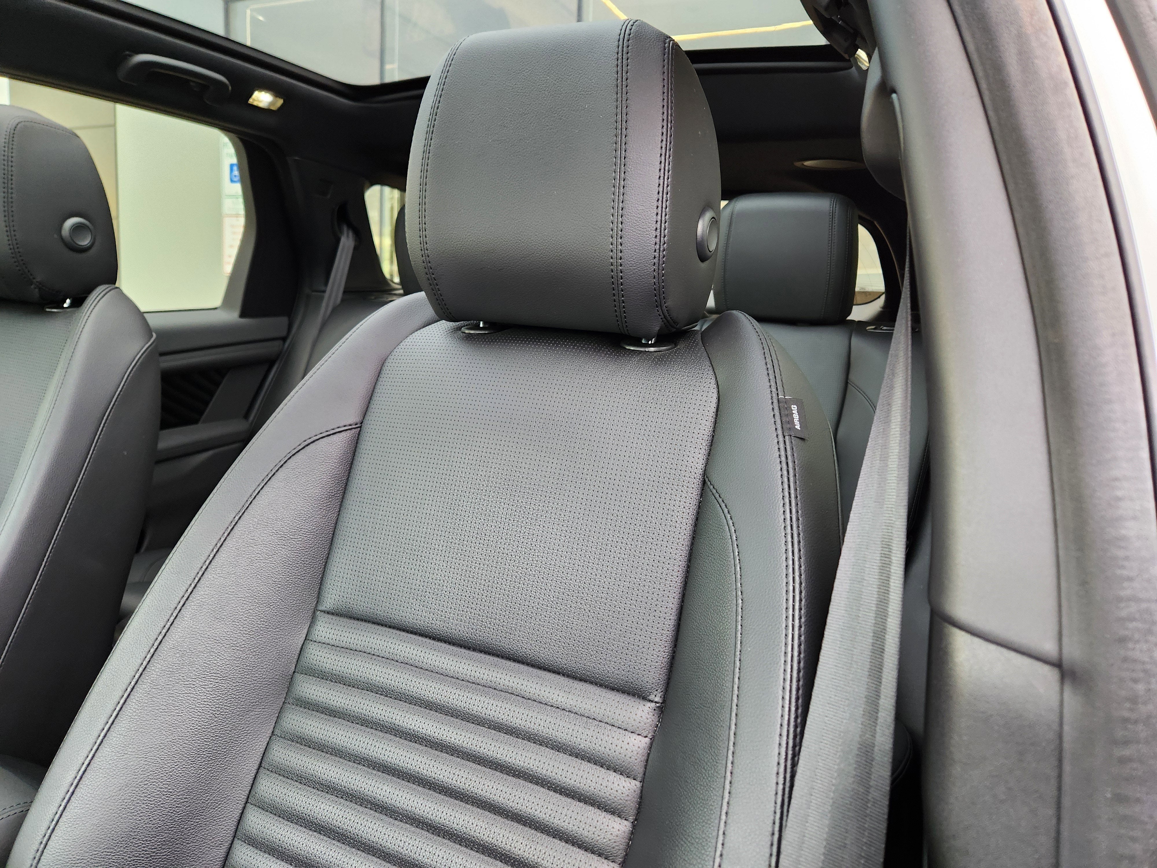 2023 Land Rover Discovery Sport SE