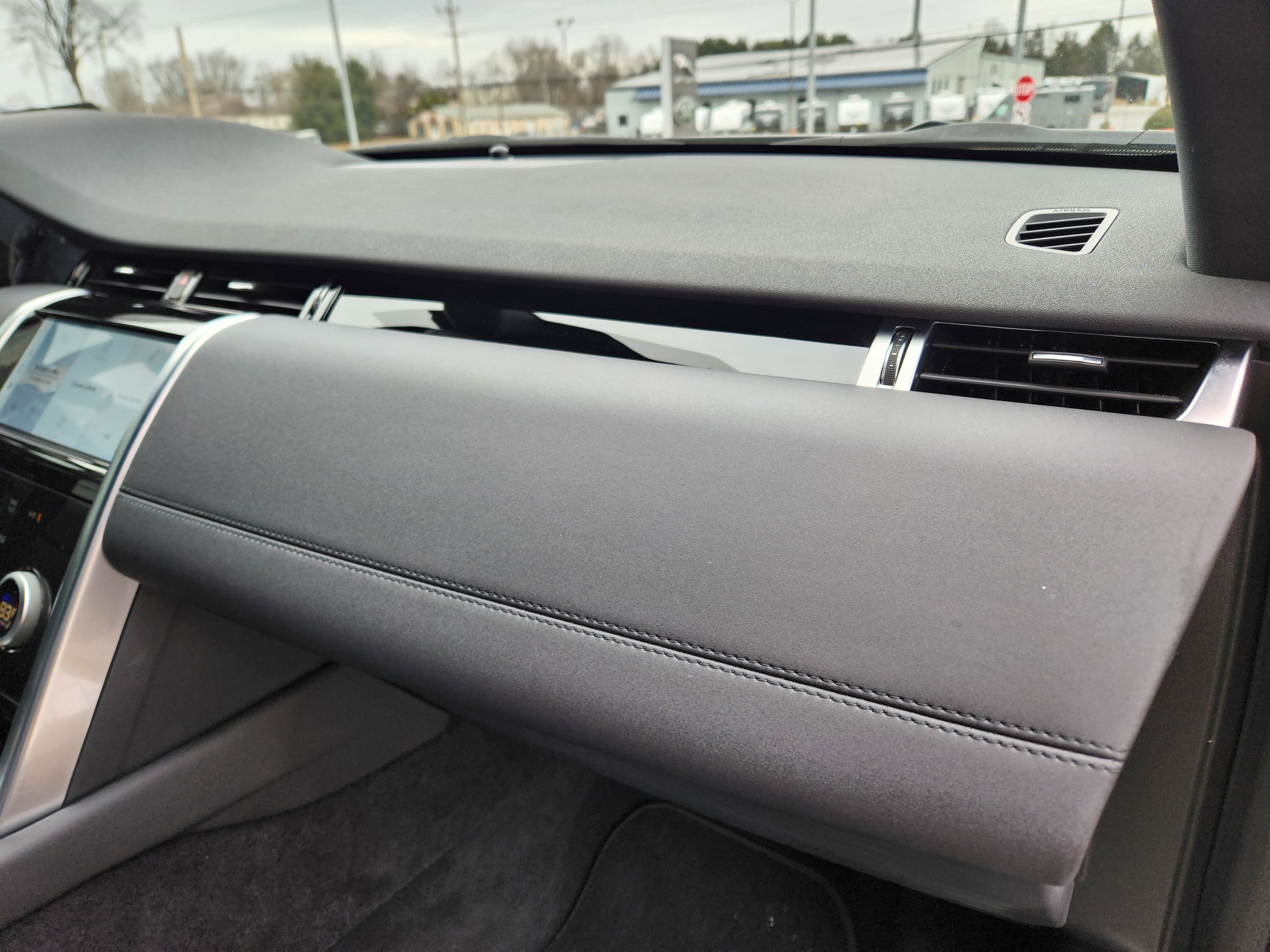 2023 Land Rover Discovery Sport SE