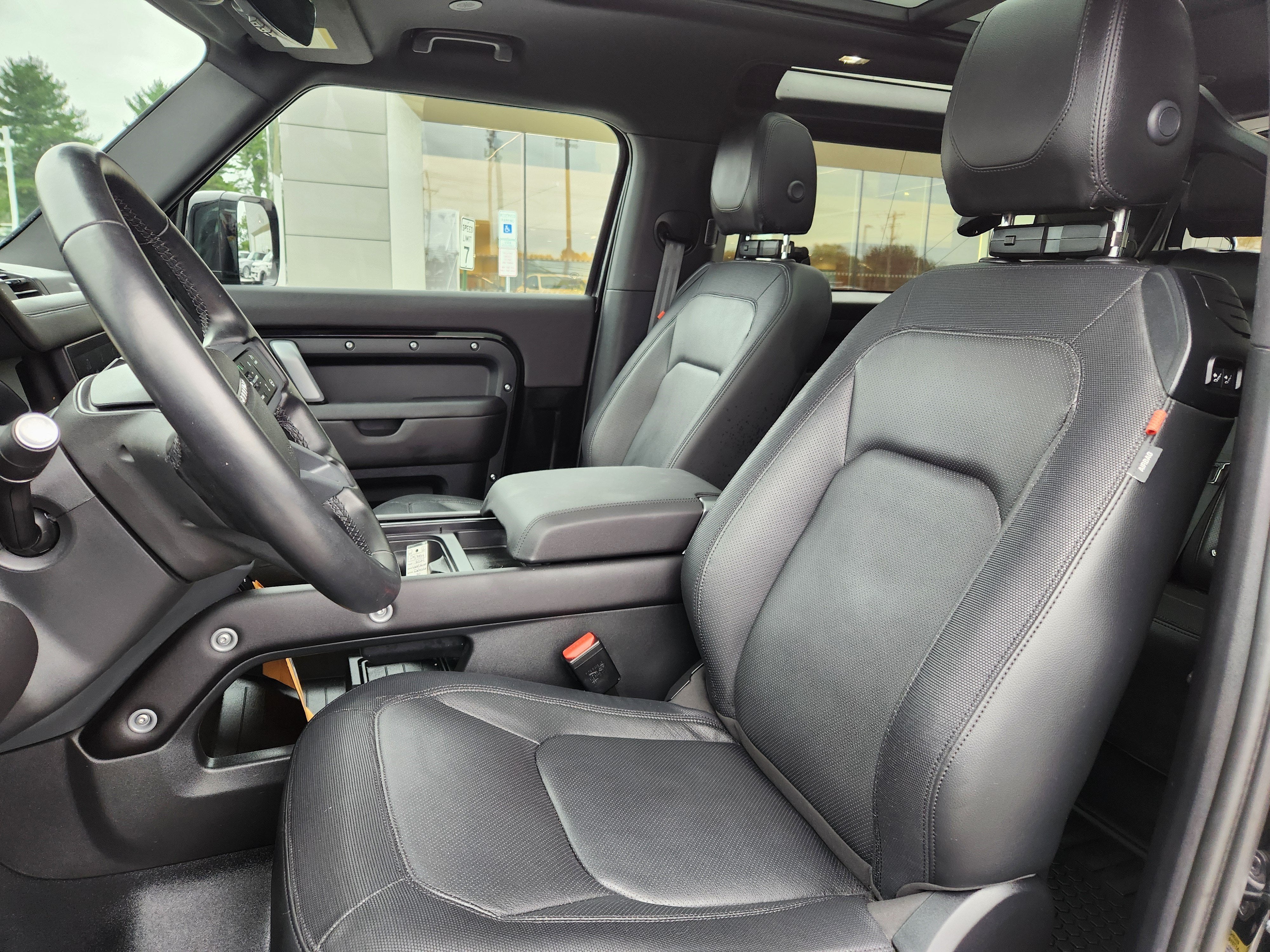 2024 Land Rover Defender 90 X-Dynamic SE