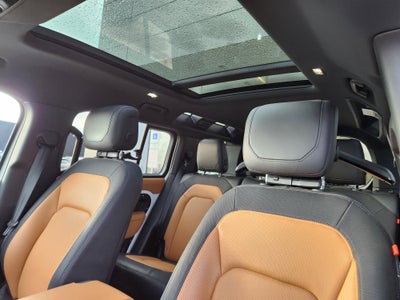 2024 Land Rover Defender 110 X-Dynamic SE