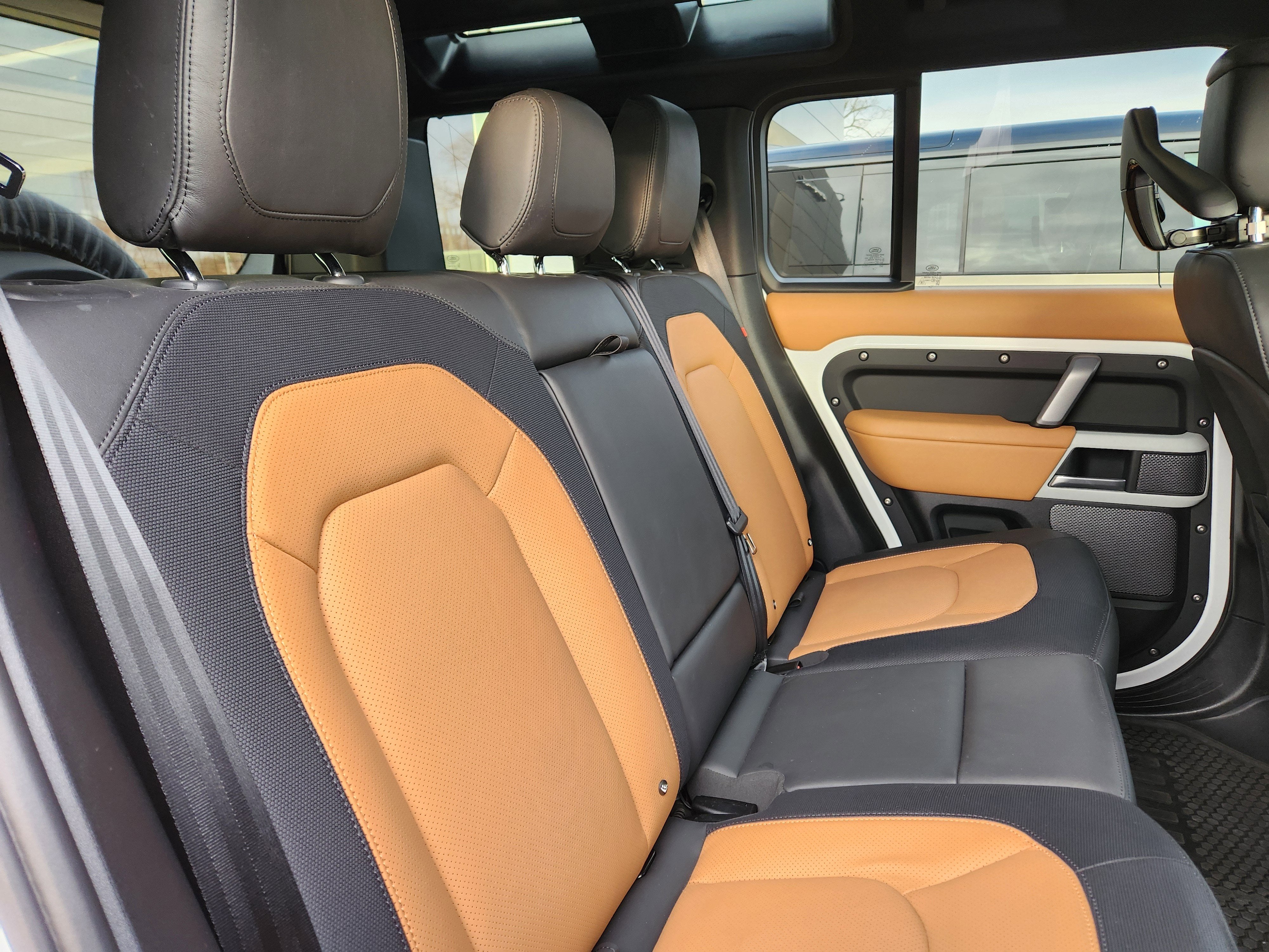 2024 Land Rover Defender 110 X-Dynamic SE