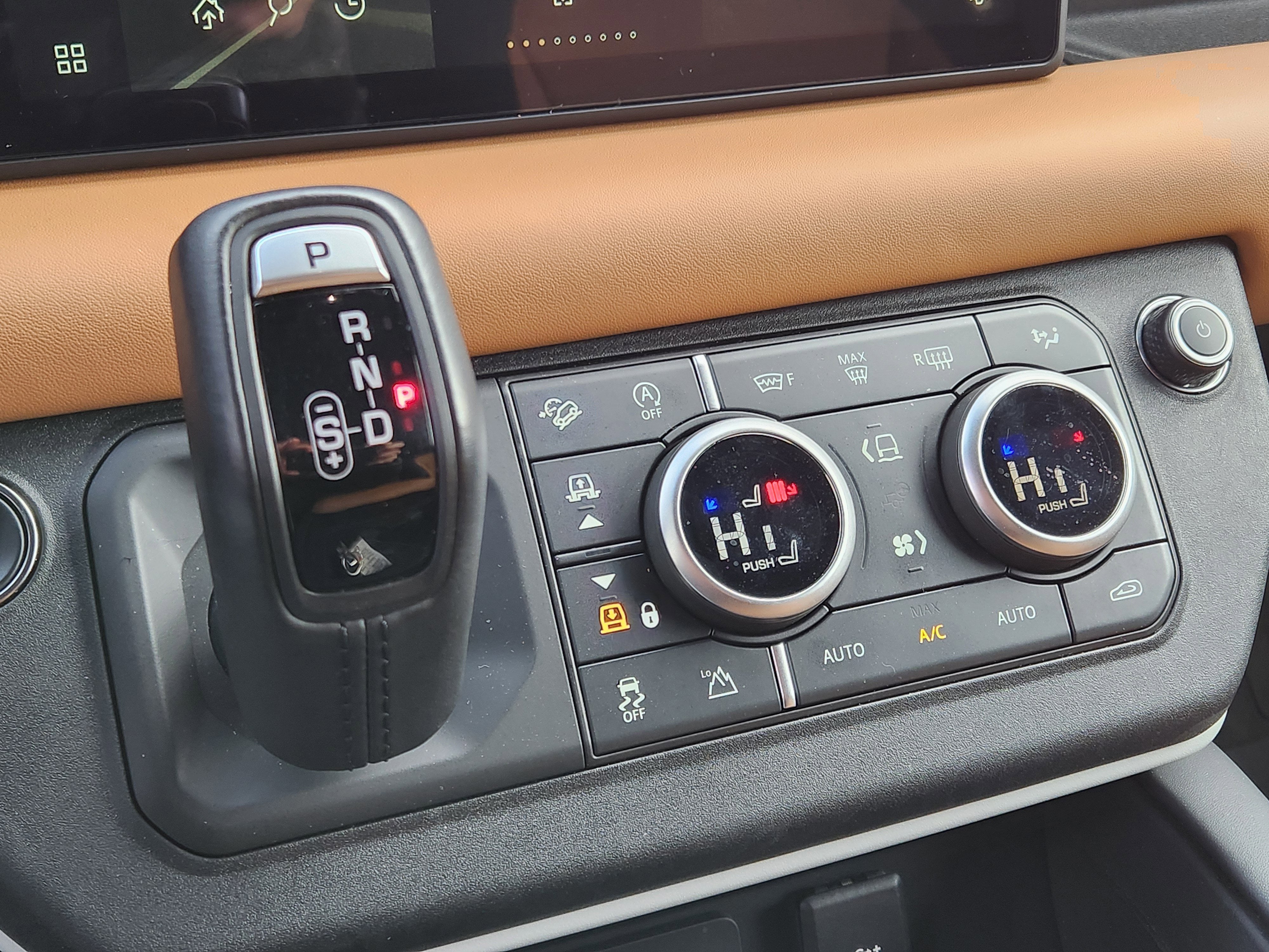 2024 Land Rover Defender 110 X-Dynamic SE