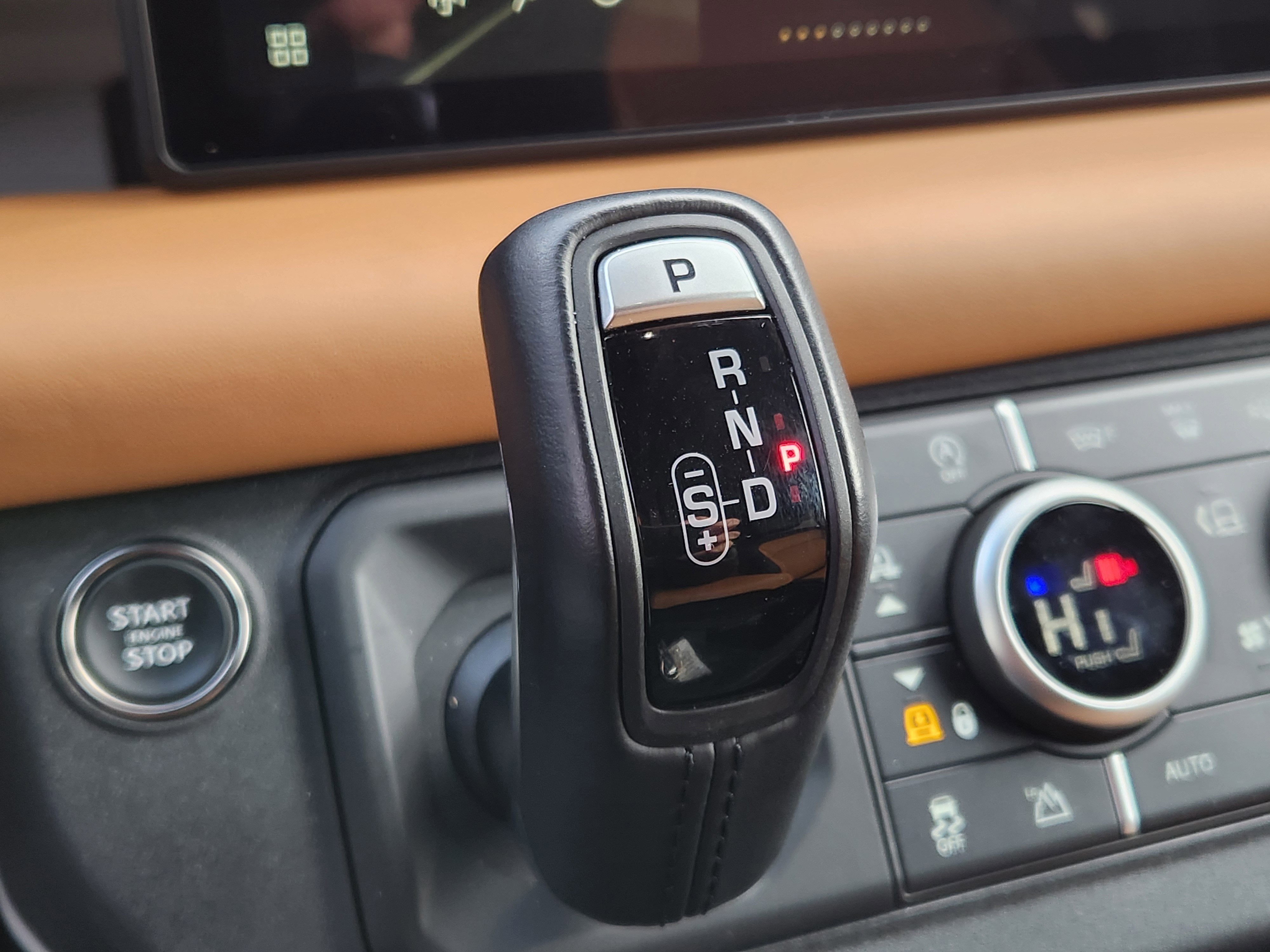 2024 Land Rover Defender 110 X-Dynamic SE