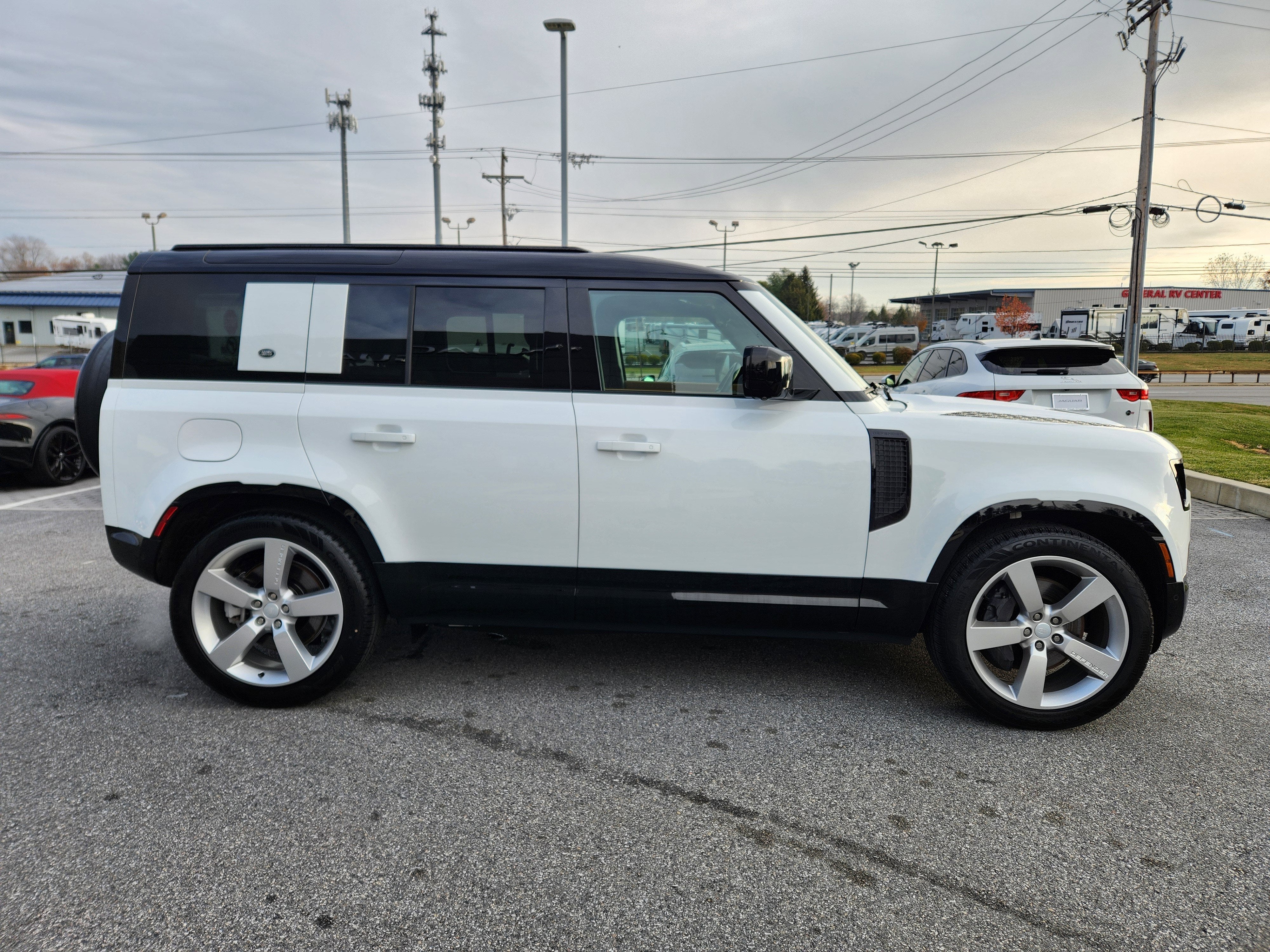 2024 Land Rover Defender 110 X-Dynamic SE
