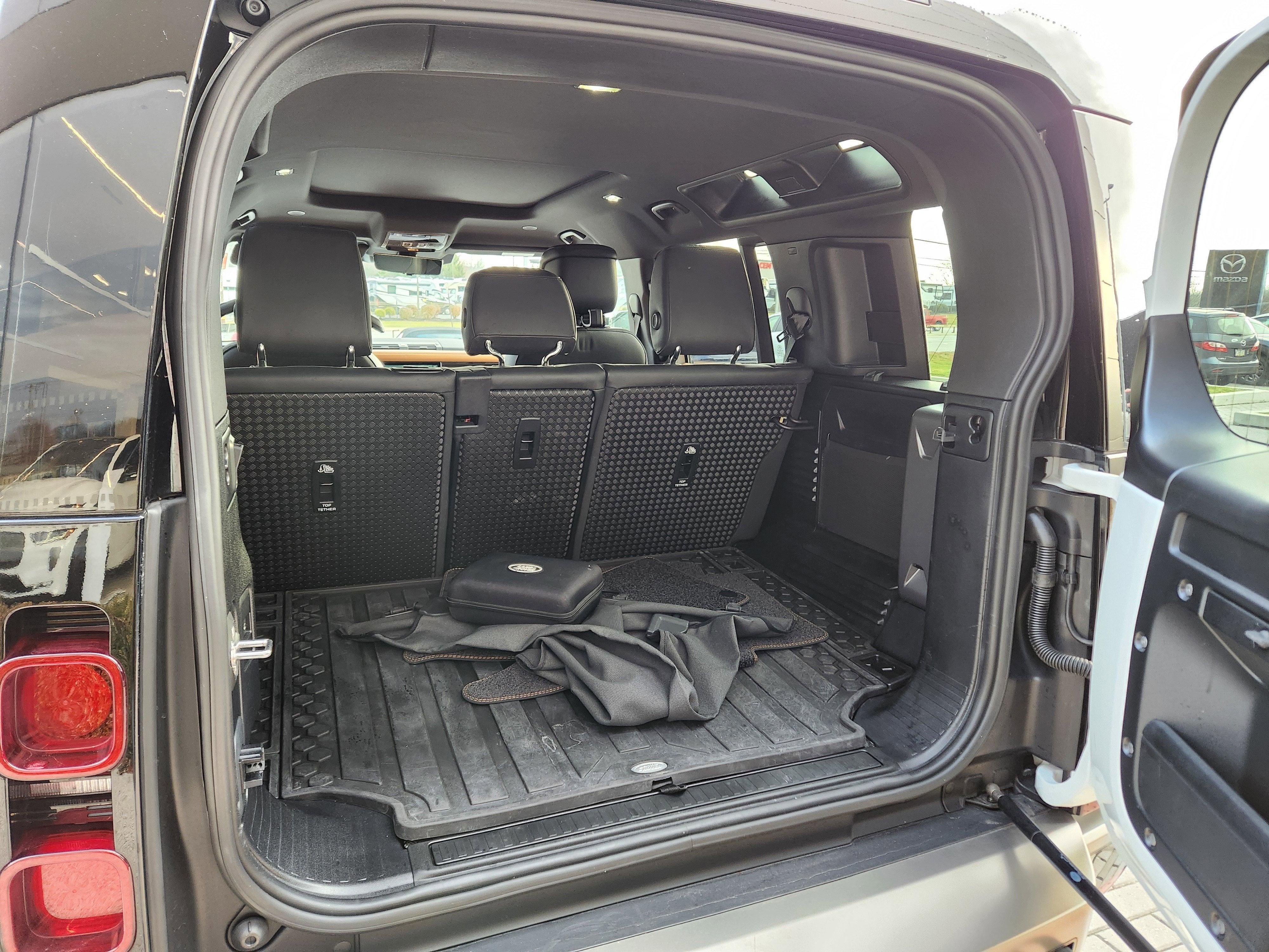 2024 Land Rover Defender 110 X-Dynamic SE