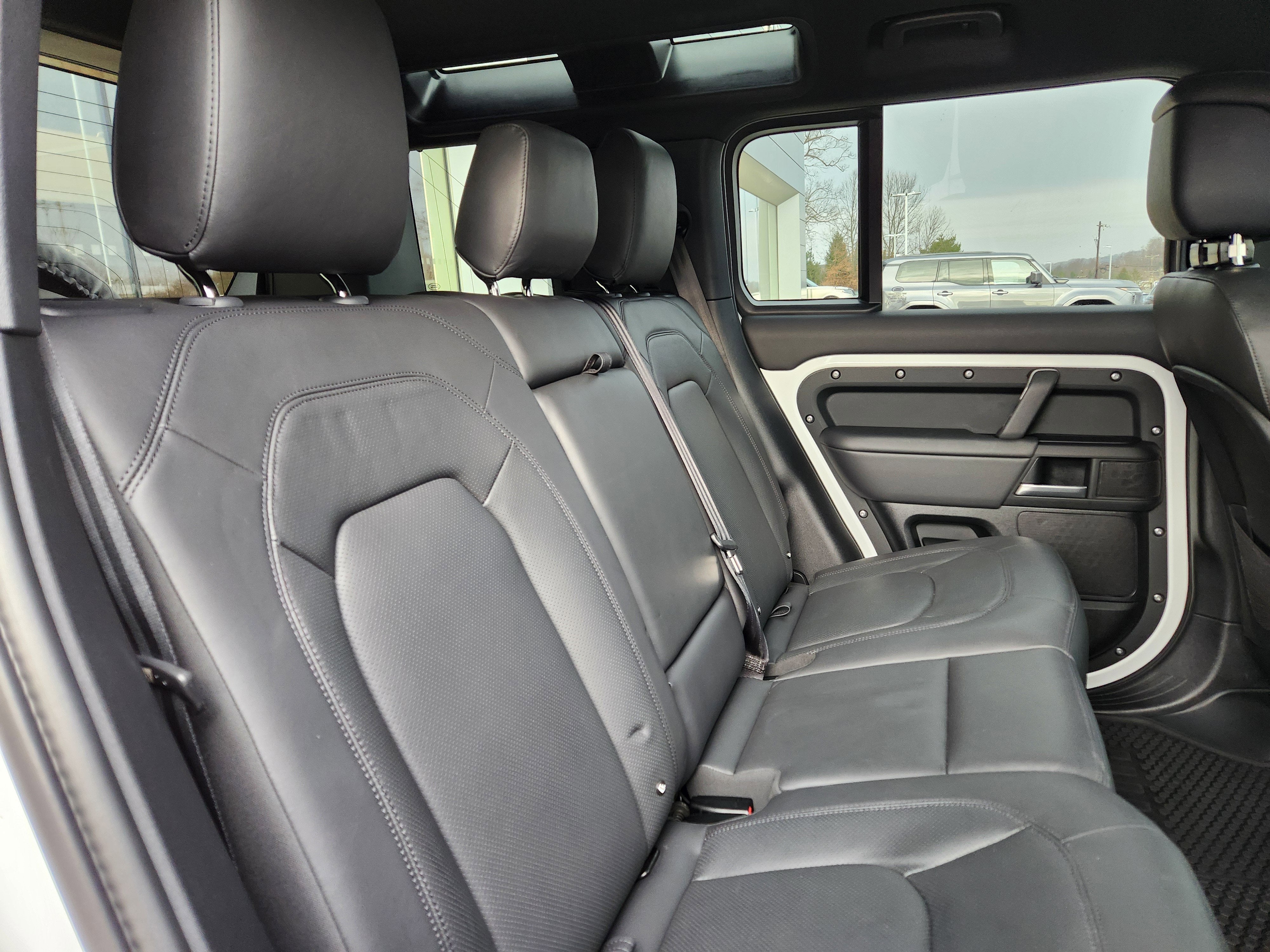 2025 Land Rover Defender 110 X-Dynamic SE