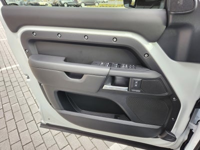 2025 Land Rover Defender 110 X-Dynamic SE