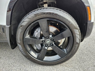 2025 Land Rover Defender 110 X-Dynamic SE