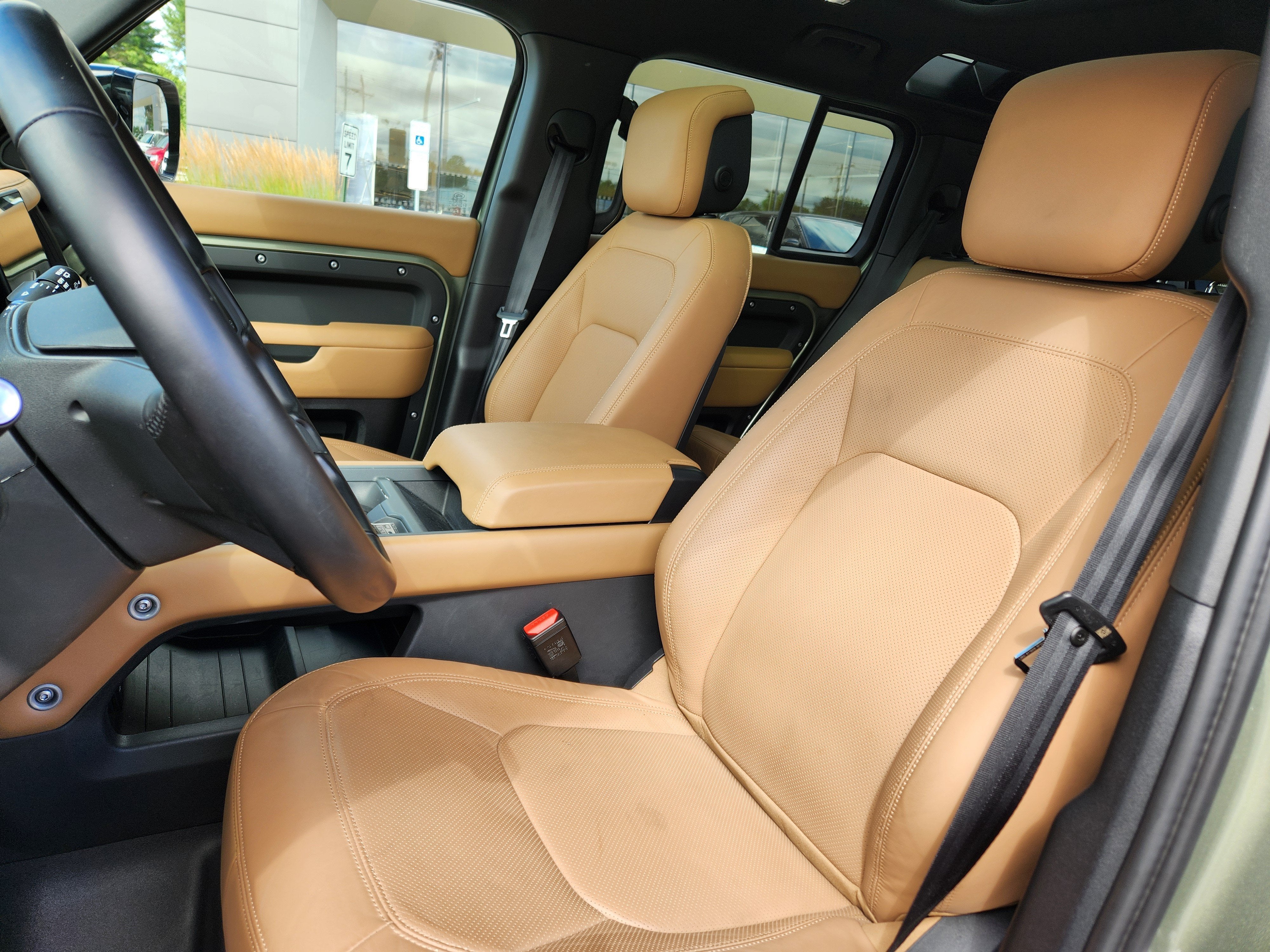 2025 Land Rover Defender 110 X-Dynamic SE