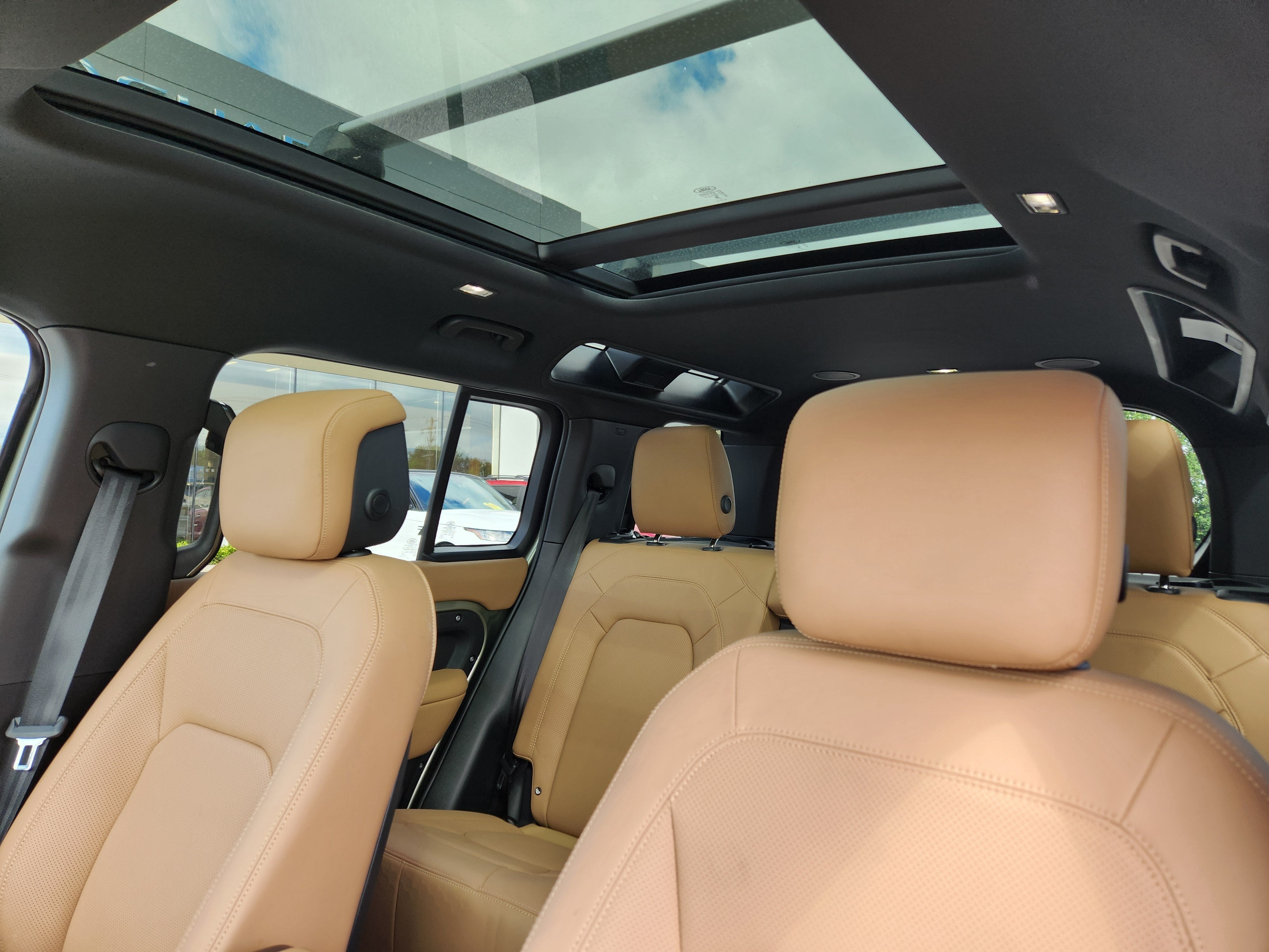 2025 Land Rover Defender 110 X-Dynamic SE